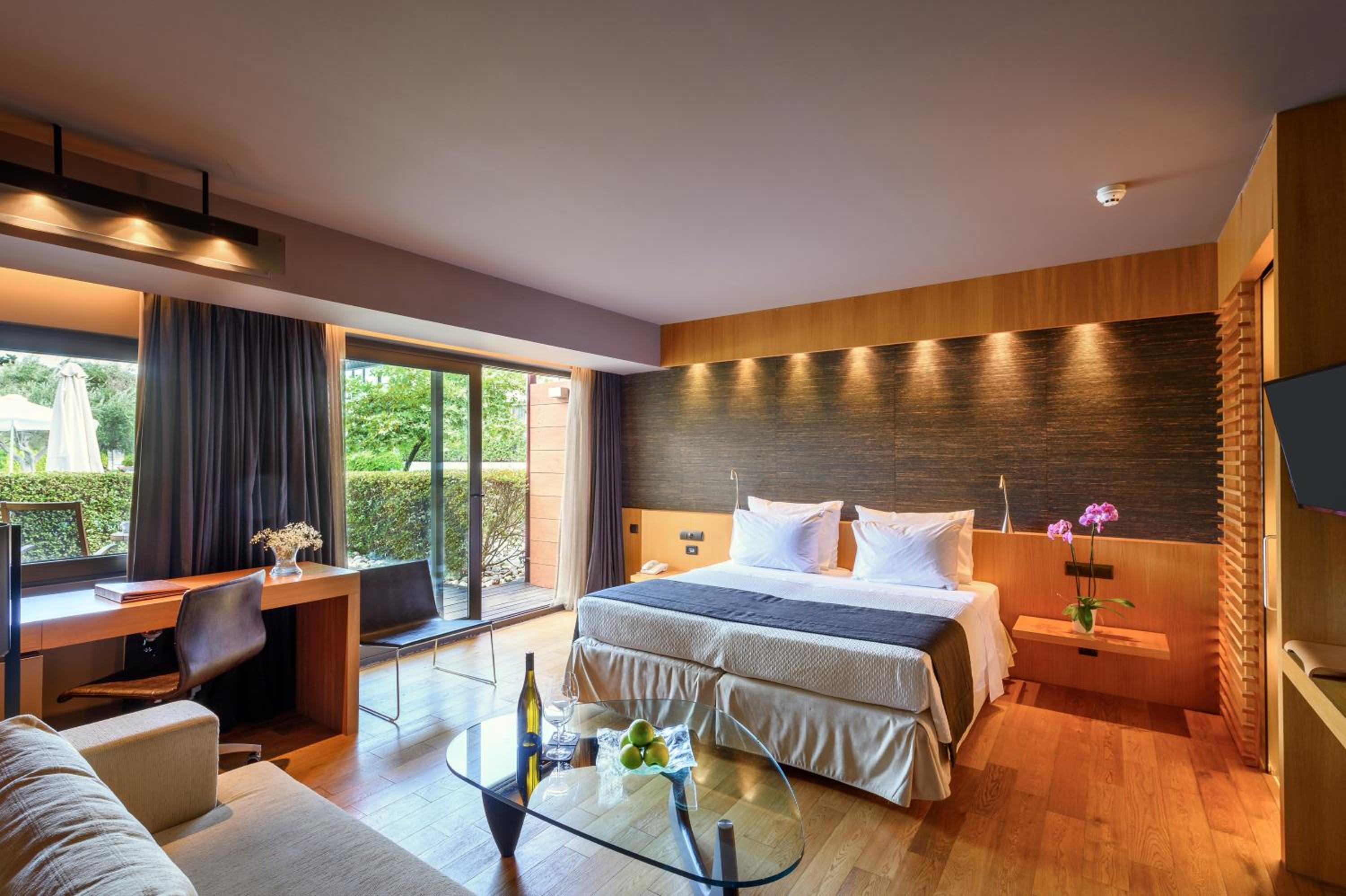 Superior Double Room with Garden View - Photo 4