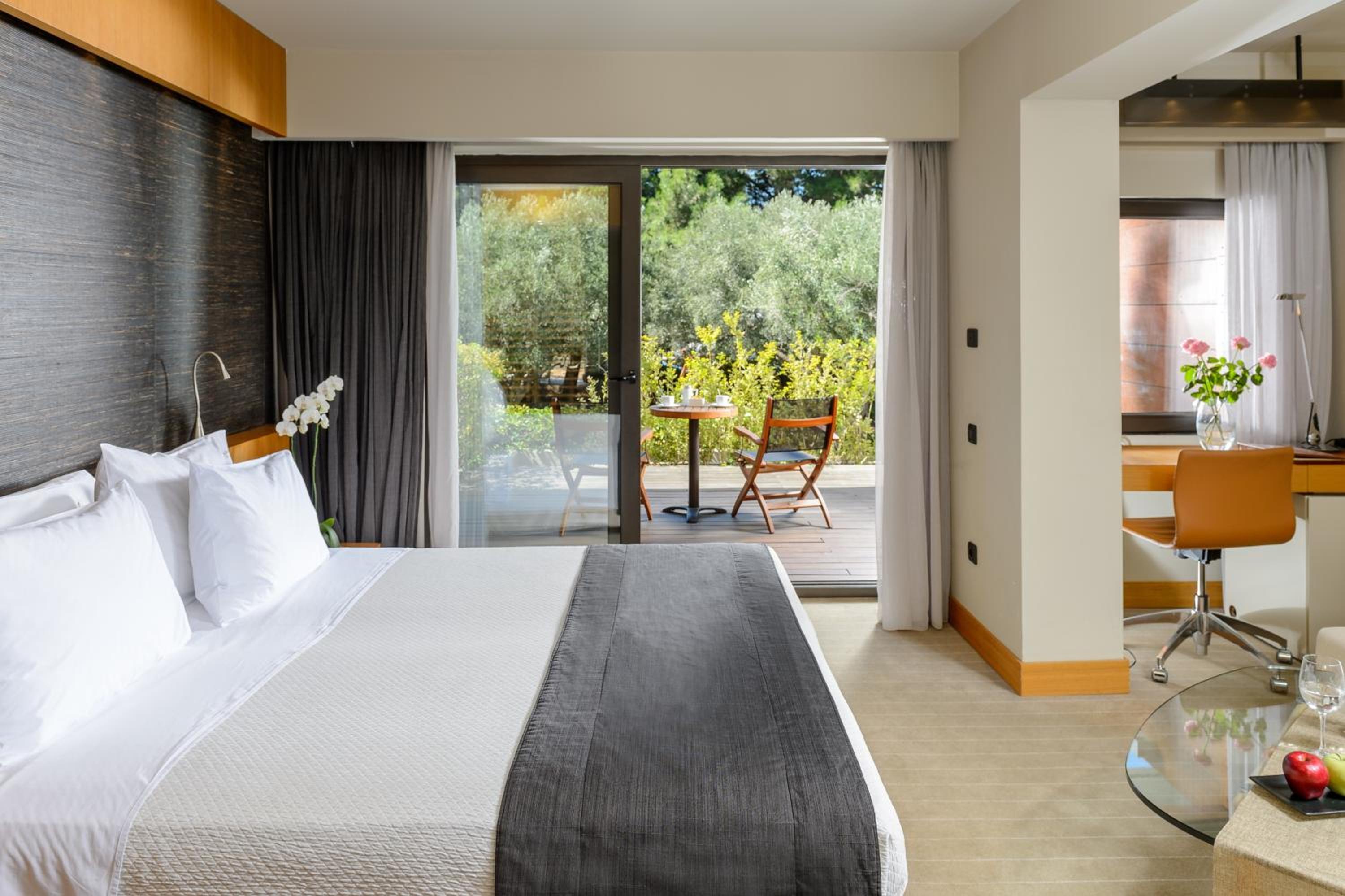Superior Double Room with Garden View - Photo 3