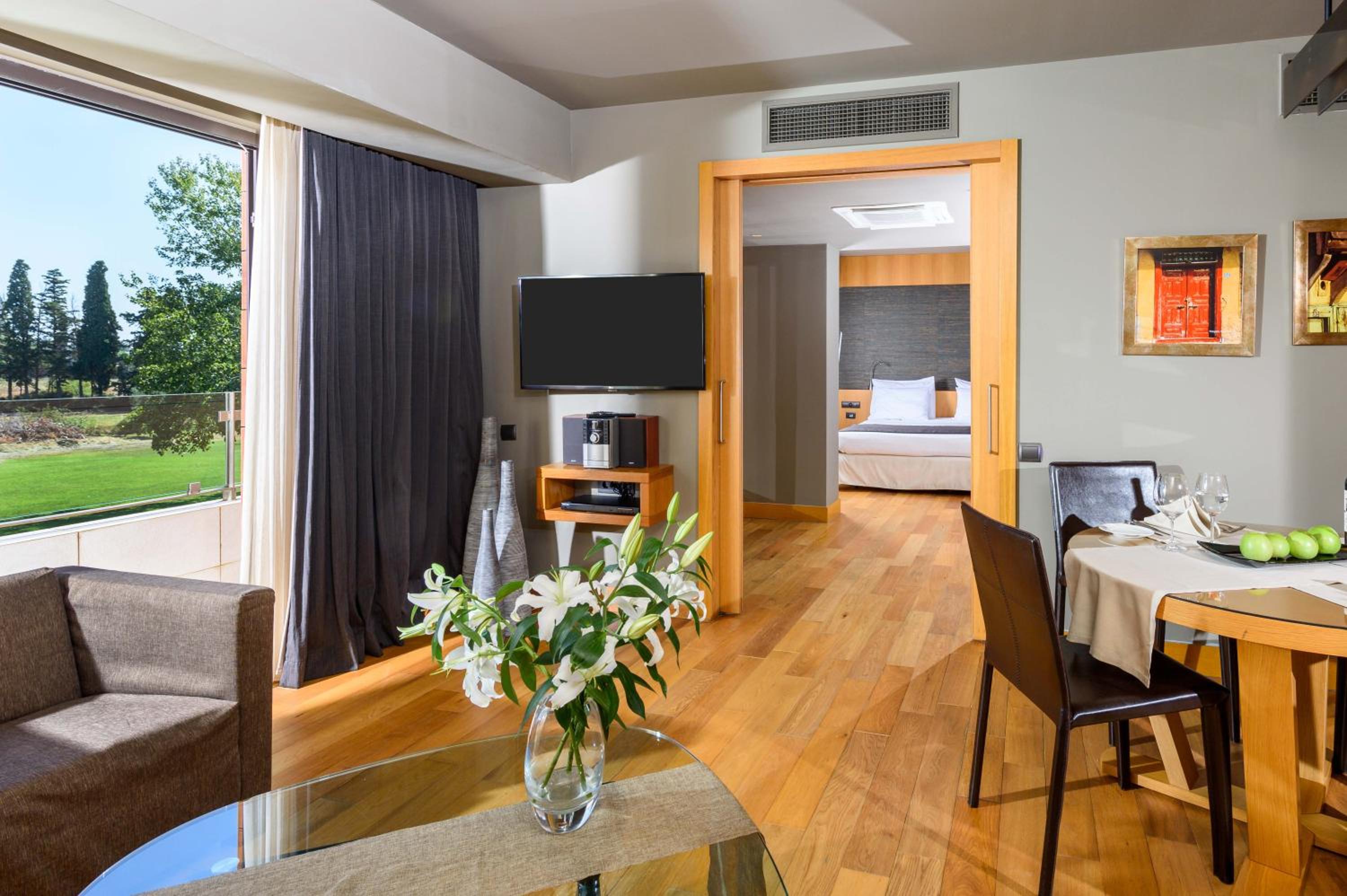 Deluxe Suite - Photo 1