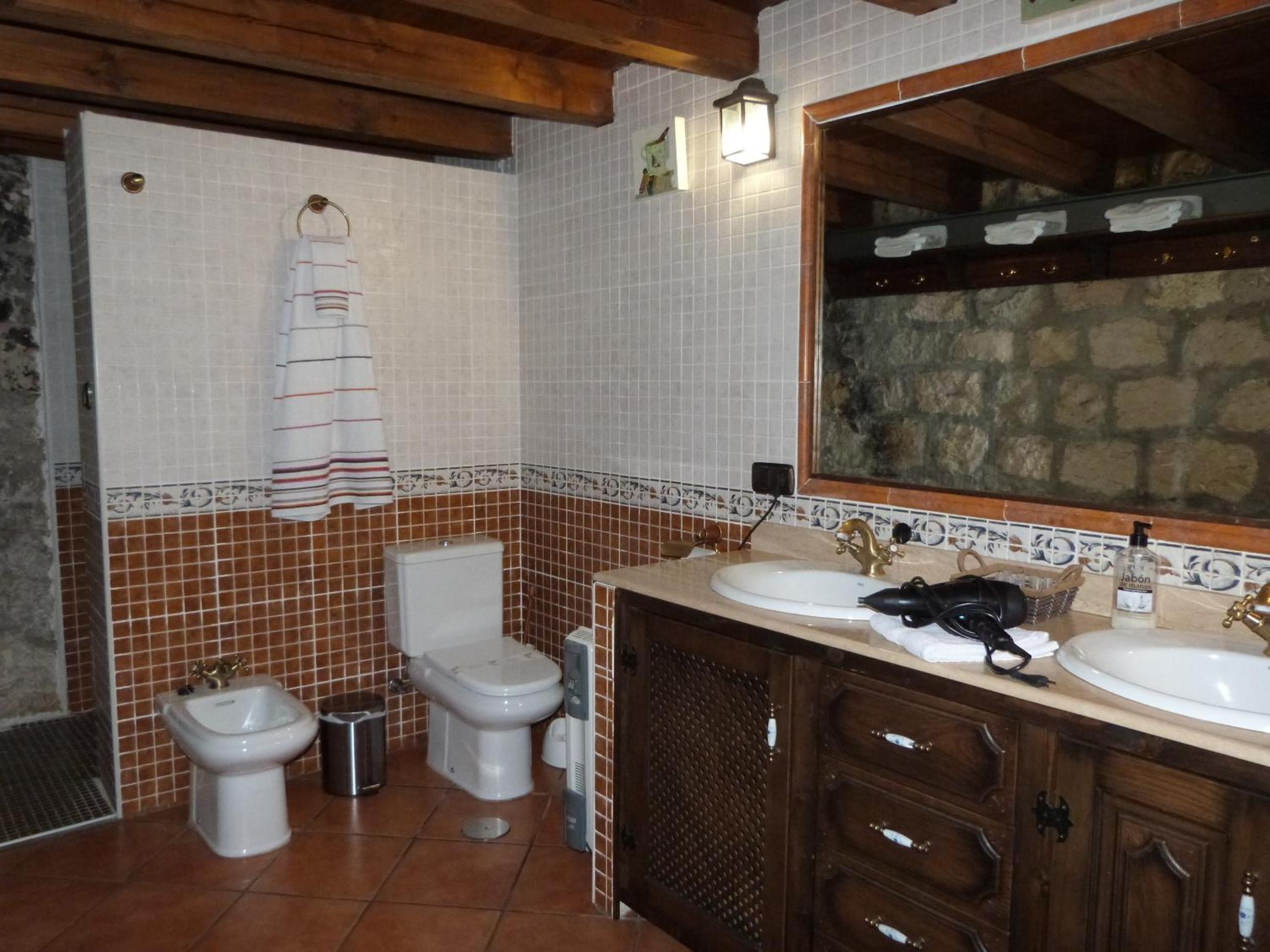 Four-Bedroom House photo 2