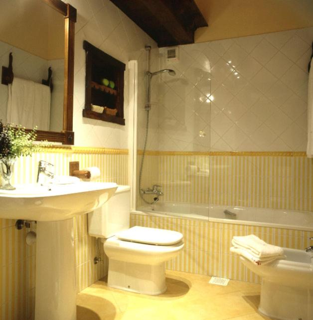 Four-Bedroom House photo 3
