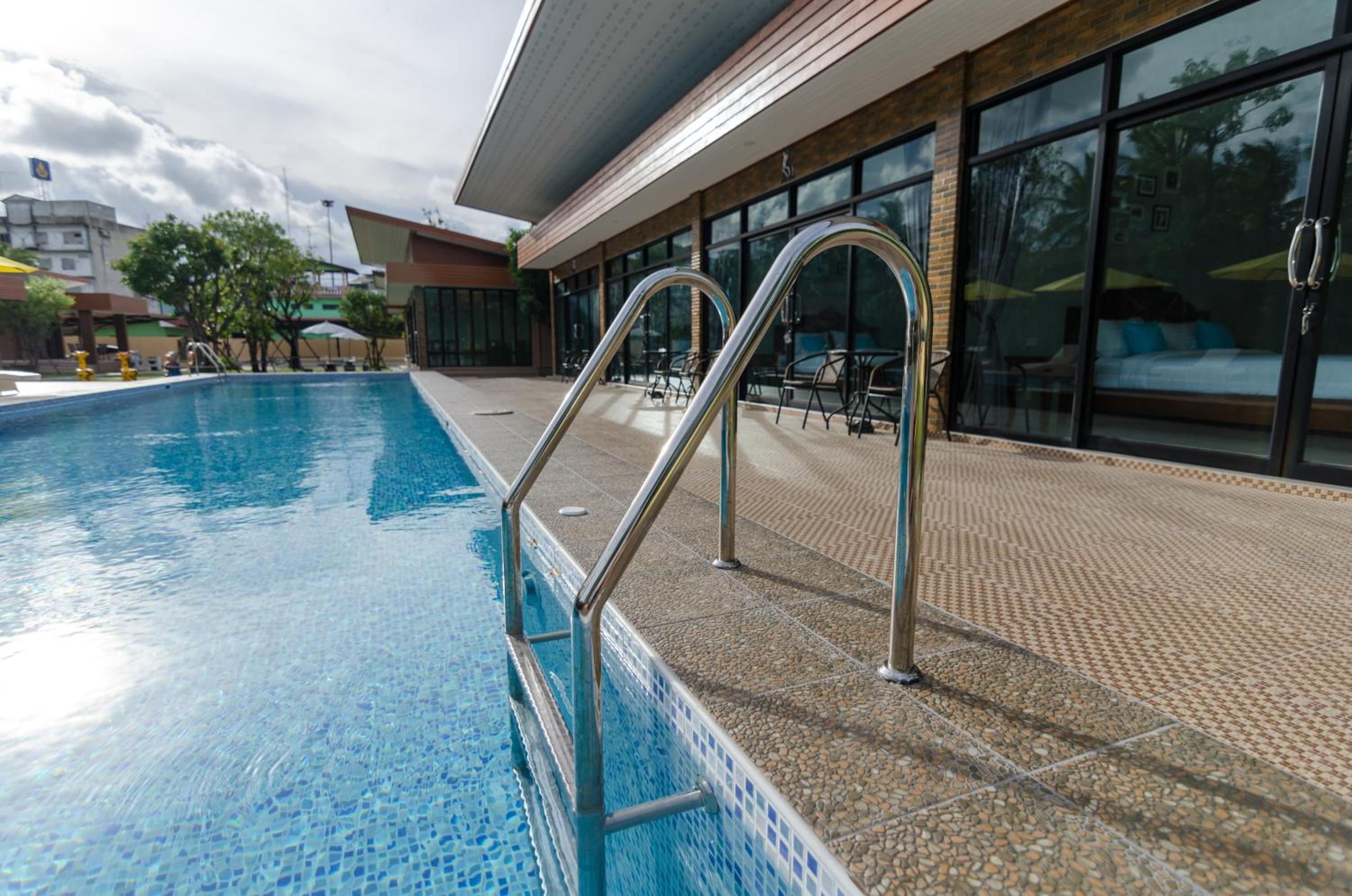 Double Room with Pool View photo 3