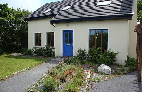 Four-Bedroom House - Photo 9