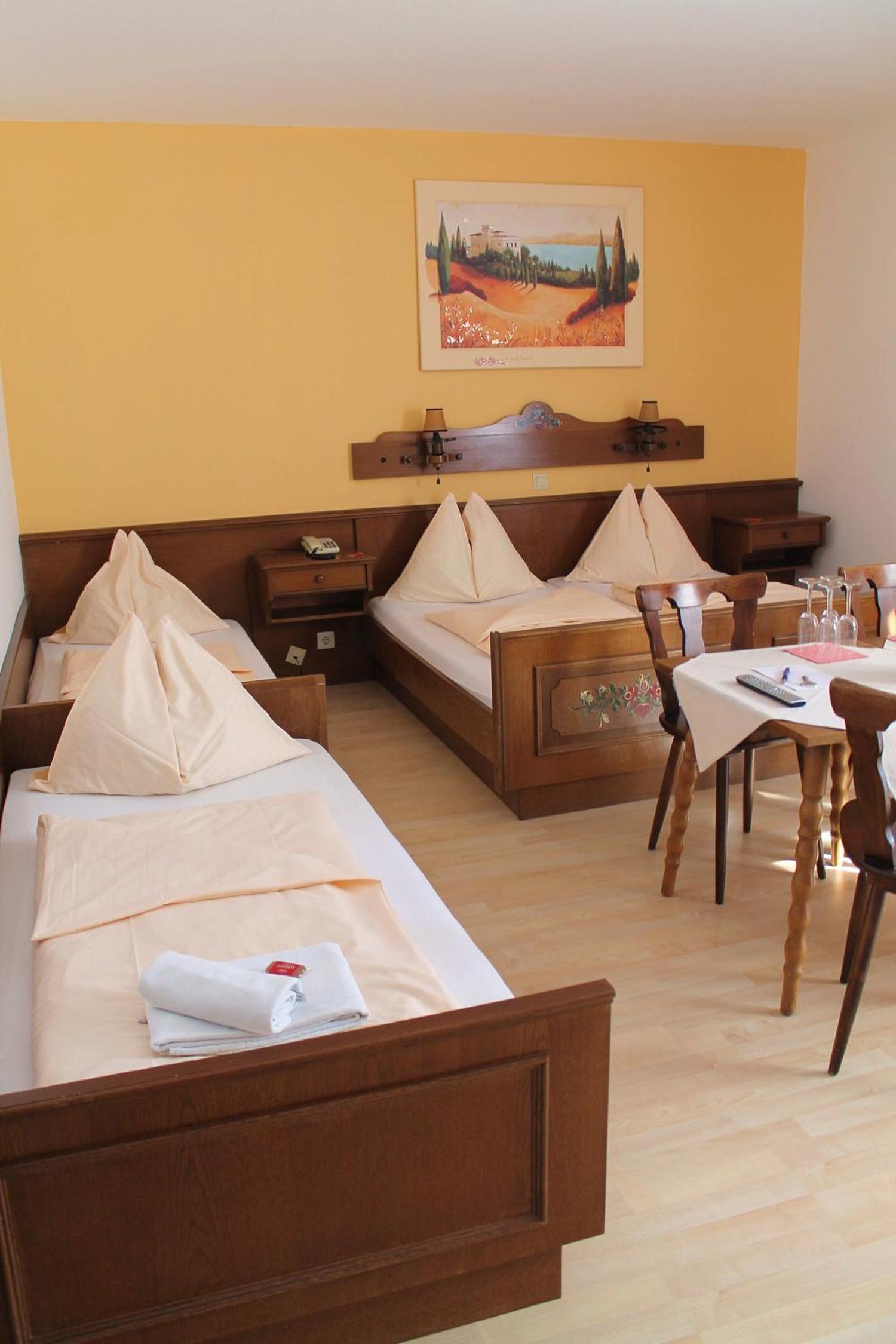 Quadruple Room - Photo 1