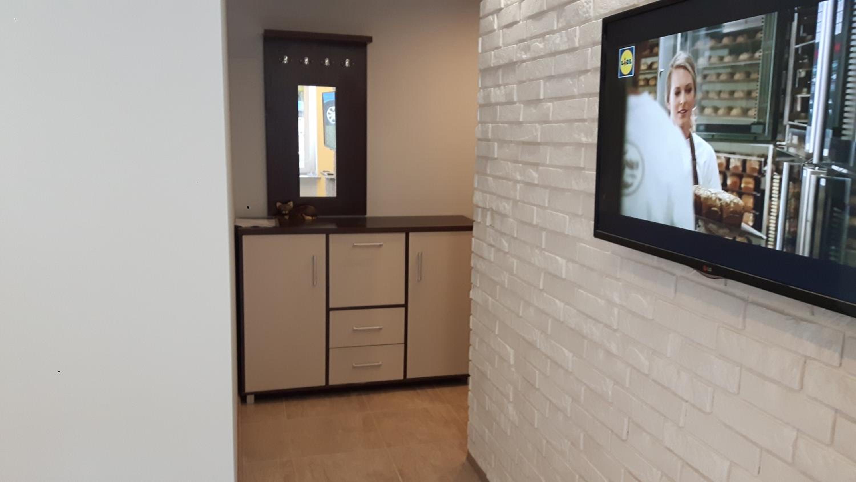 Studio Apartment - Photo 9