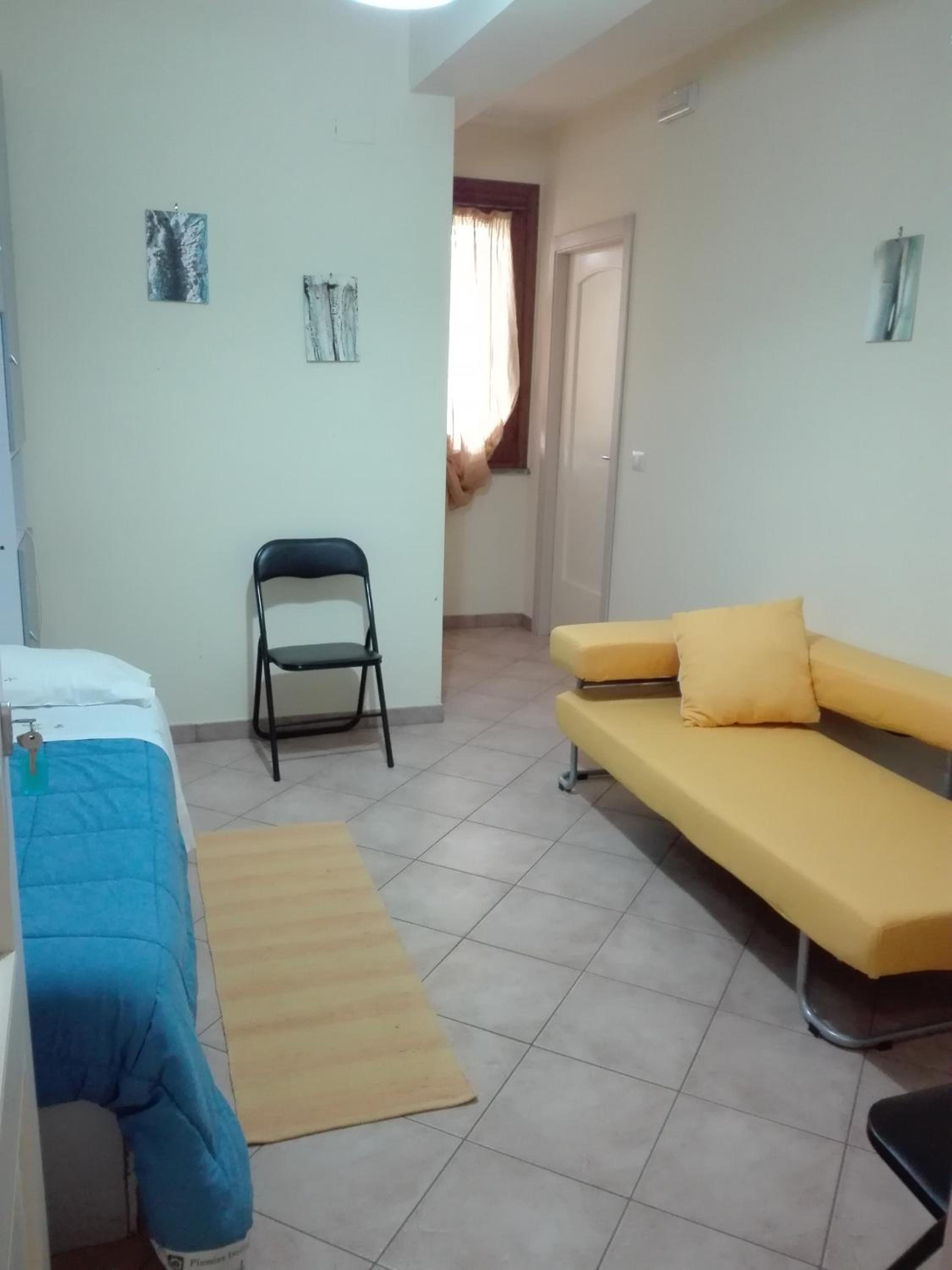 Double or Twin Room with Private Bathroom photo 3