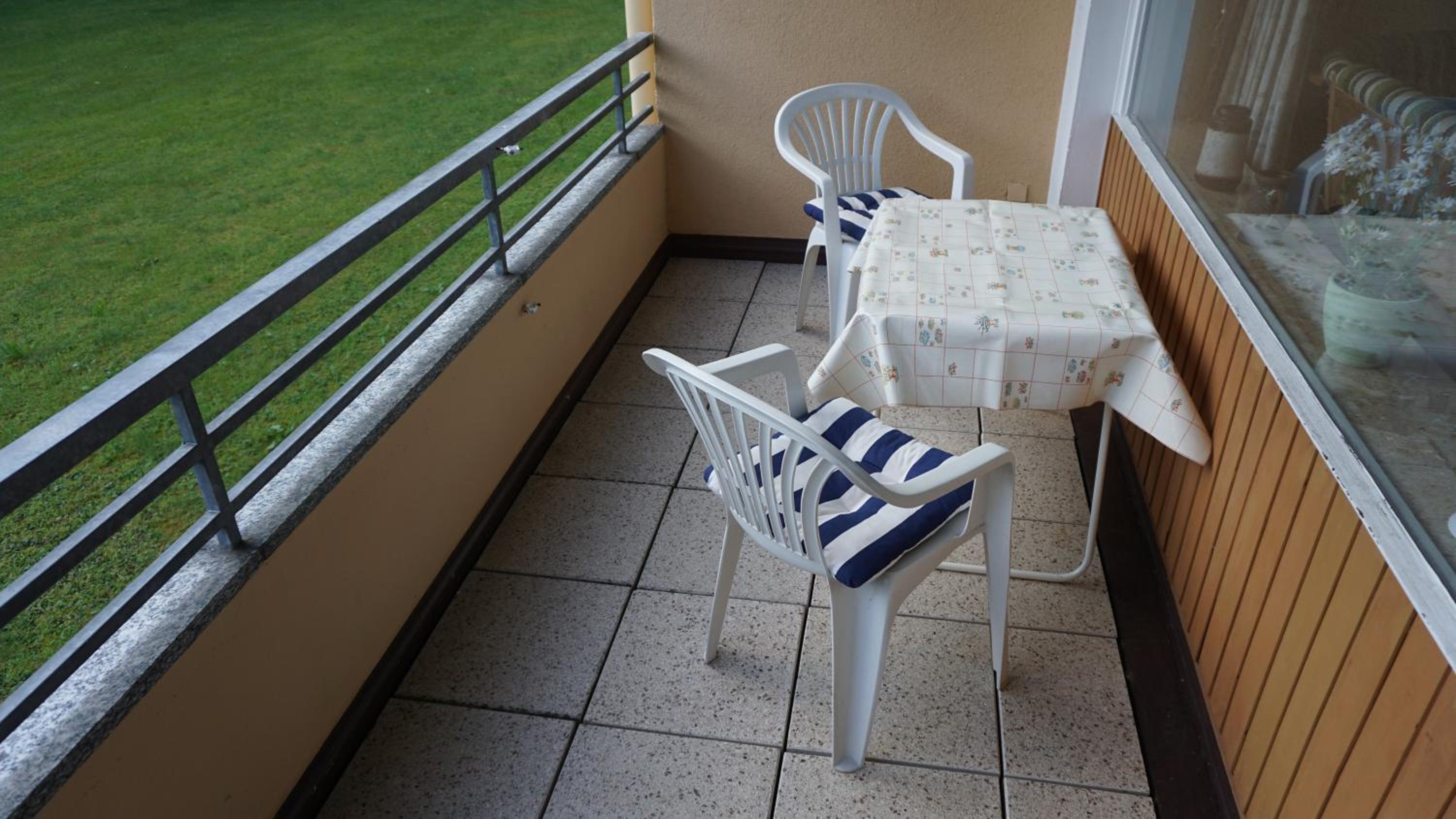 Apartment with Balcony photo 3
