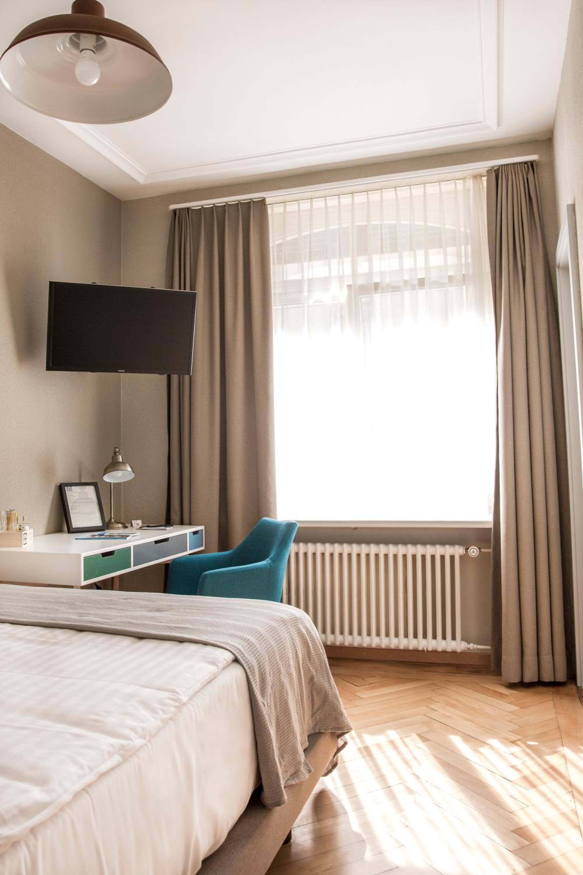 Standard Double Room - Photo 23