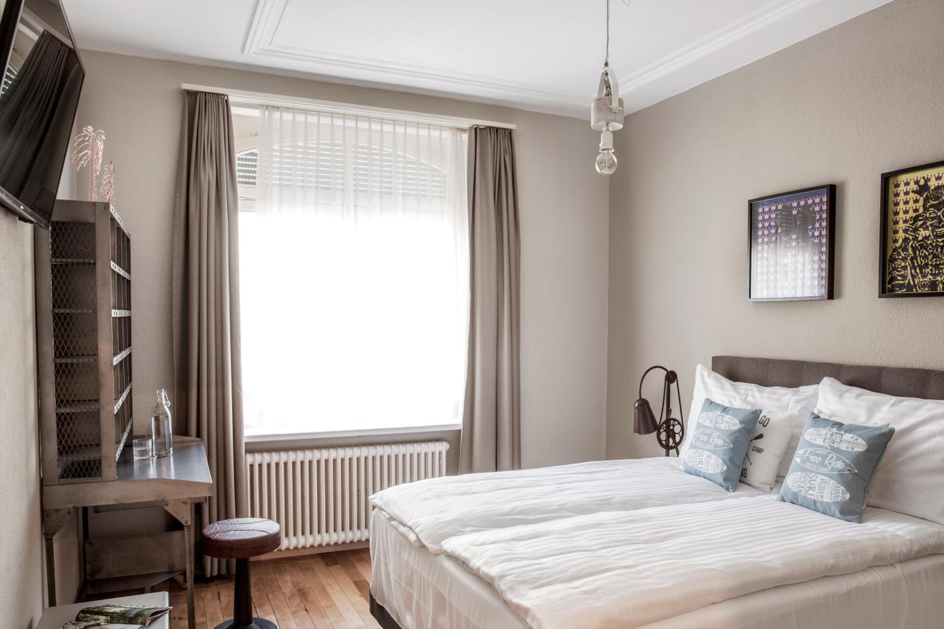 Standard Double Room - Photo 20