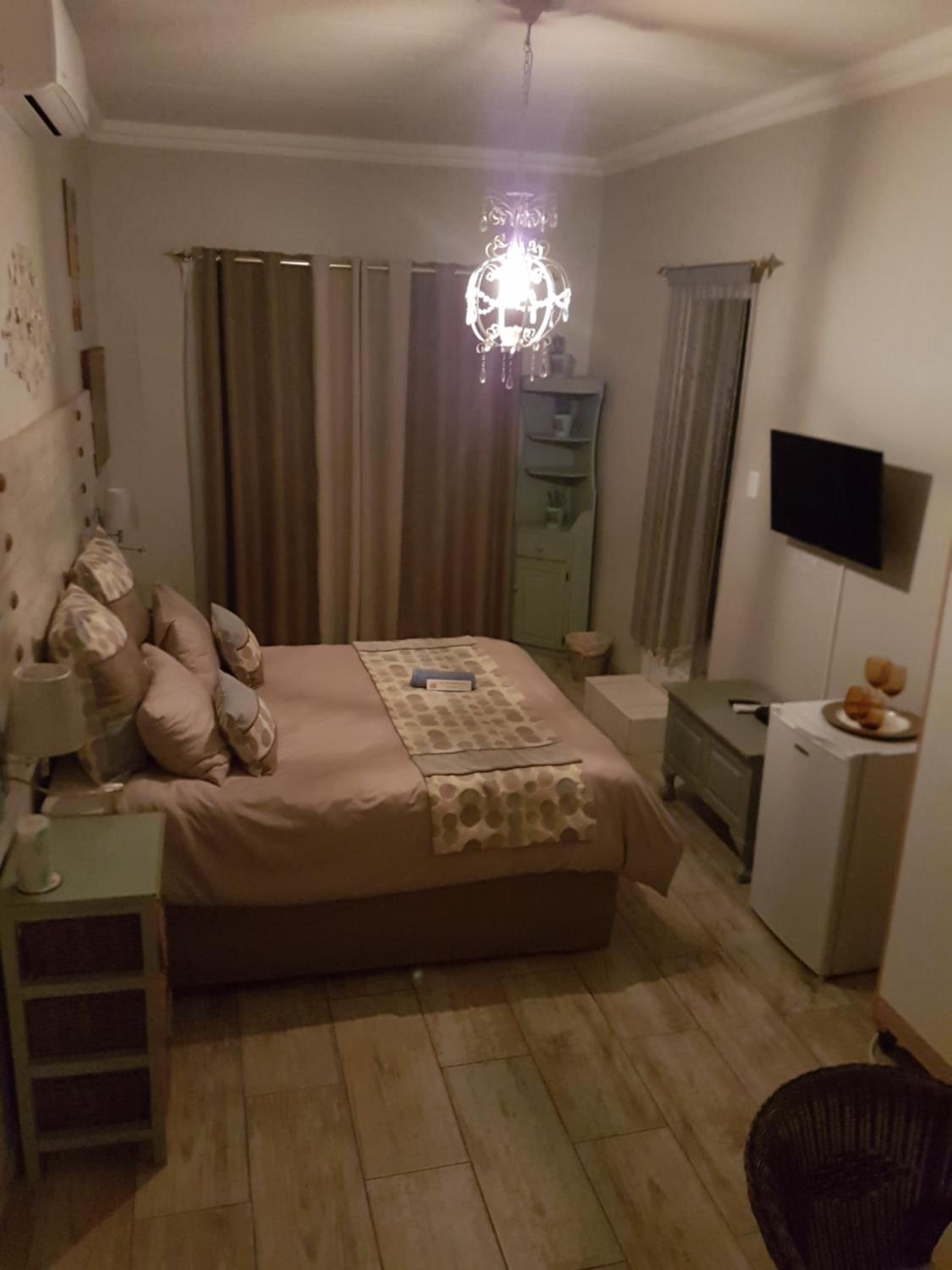 Deluxe Double Room with Bath photo 2