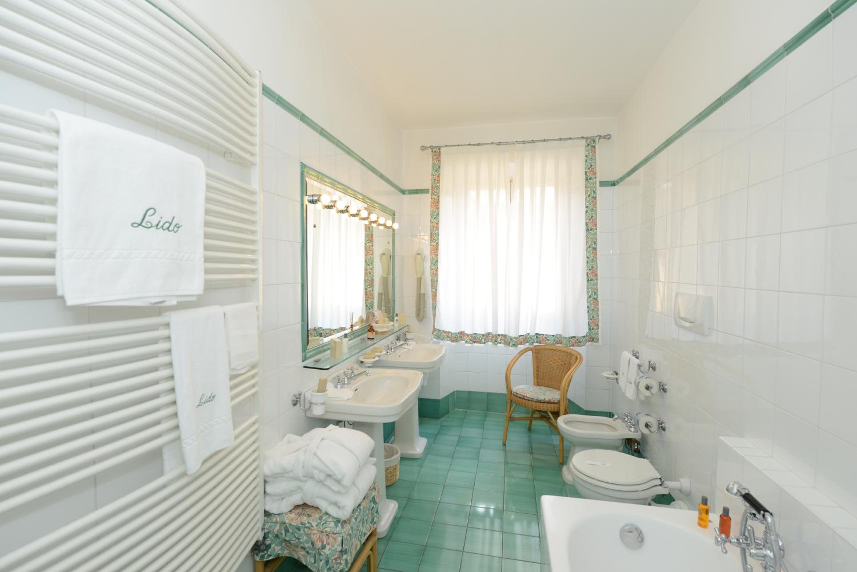 Standard Double Room - Photo 3