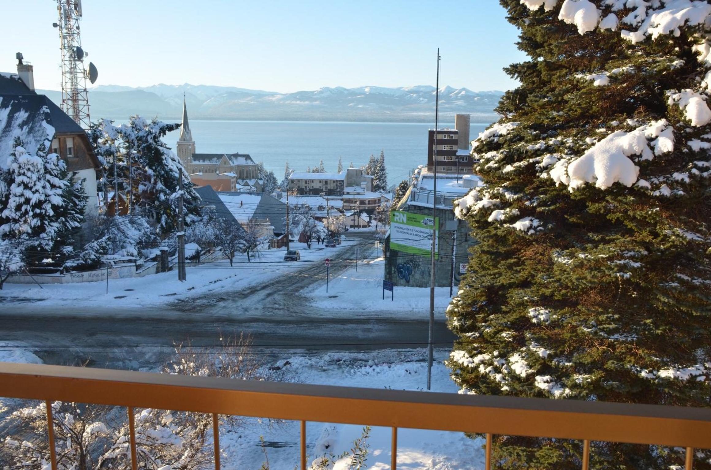 Apartment with Mountain View photo 3