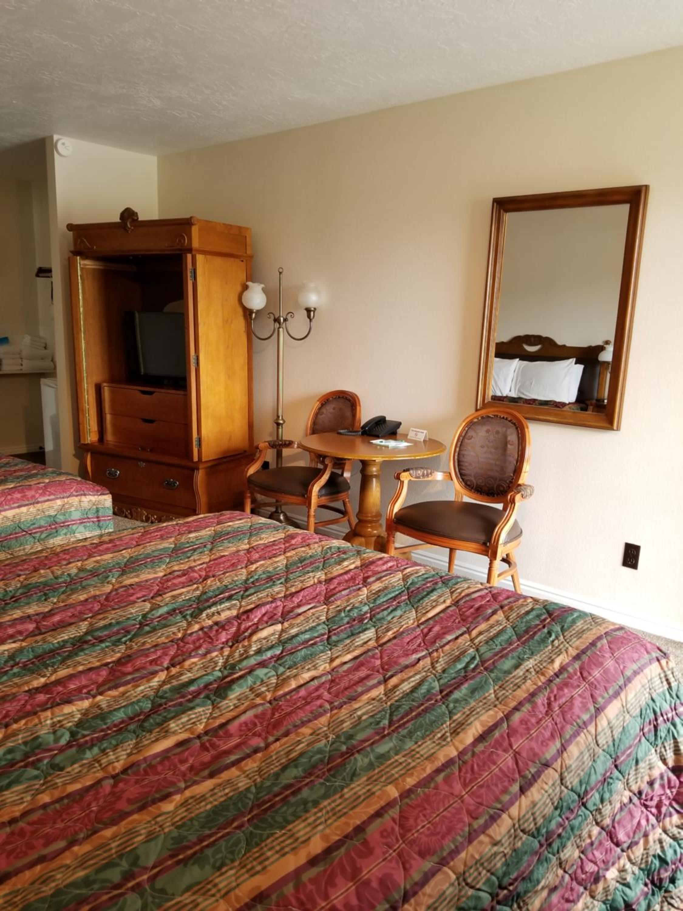 Queen Room with Two Queen Beds photo 1