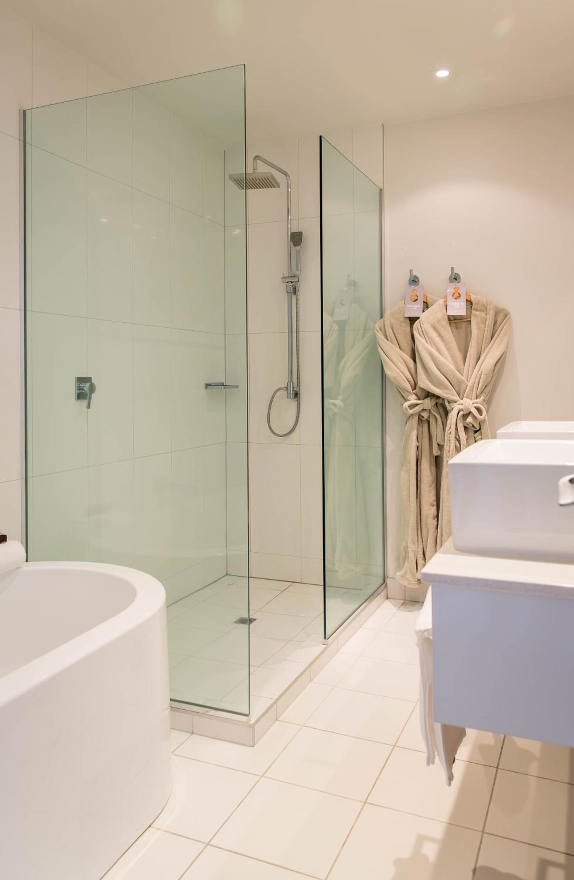Executive Two-Bedroom Suite - Photo 3