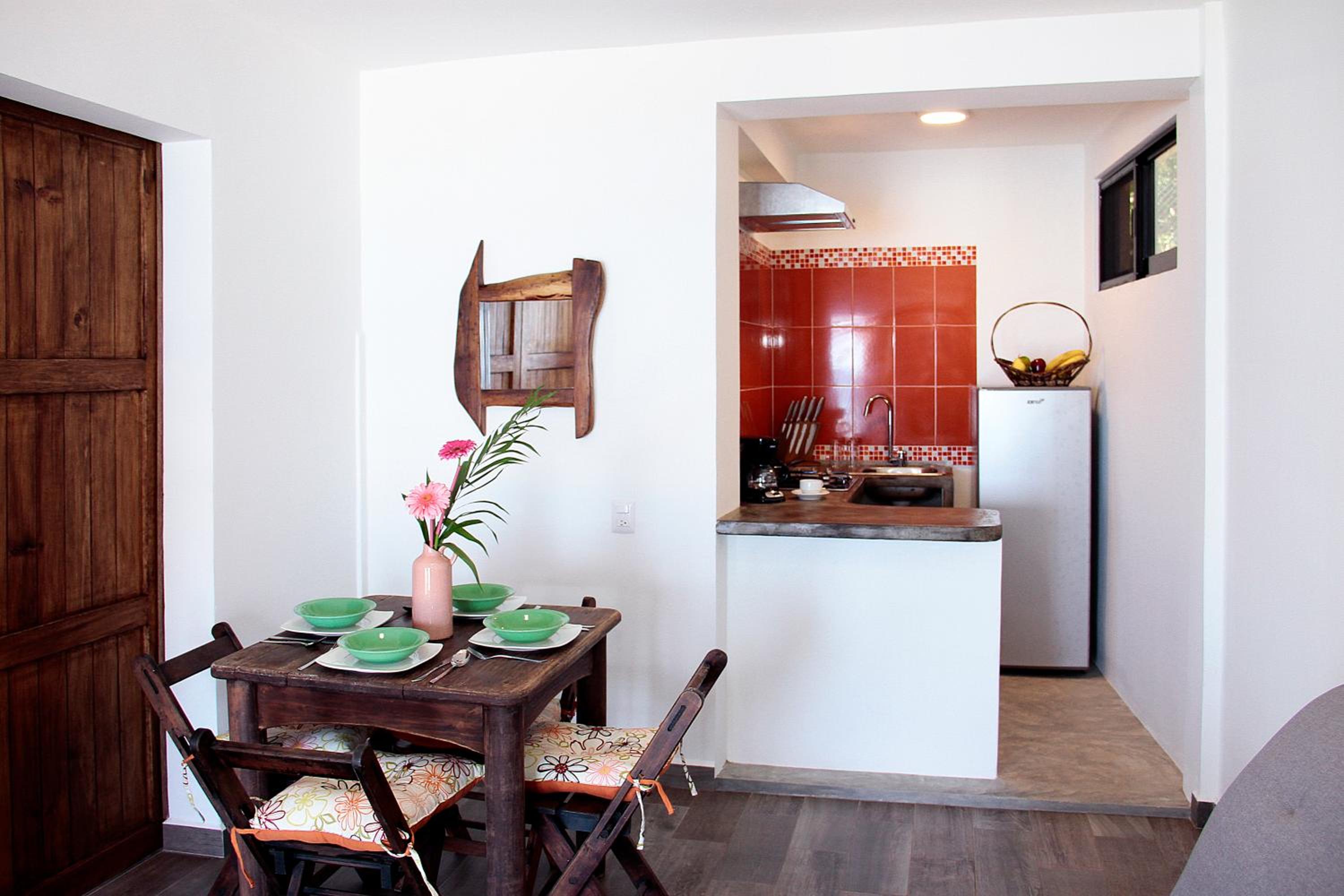 Apartment with Sea View - Photo 3