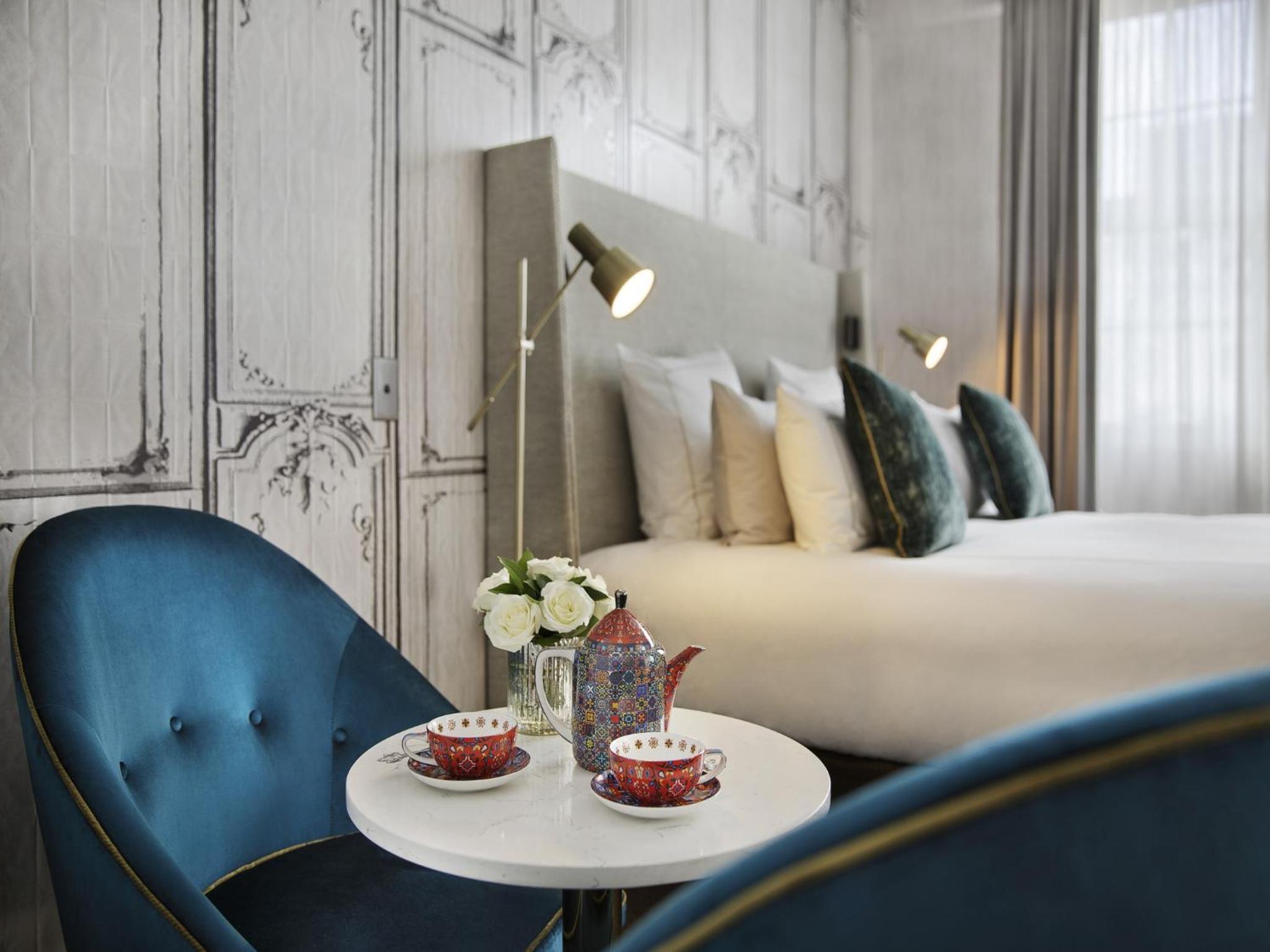 Luxury King Room with City View - Photo 6