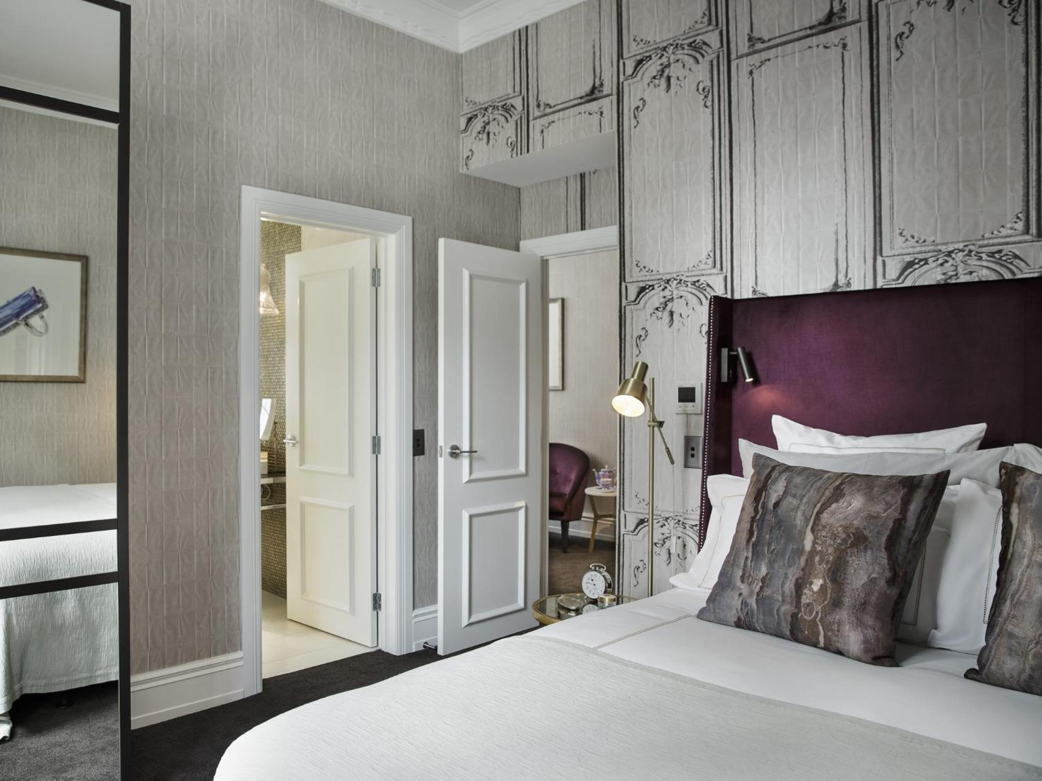 Junior King Suite - High Floor - Photo 2
