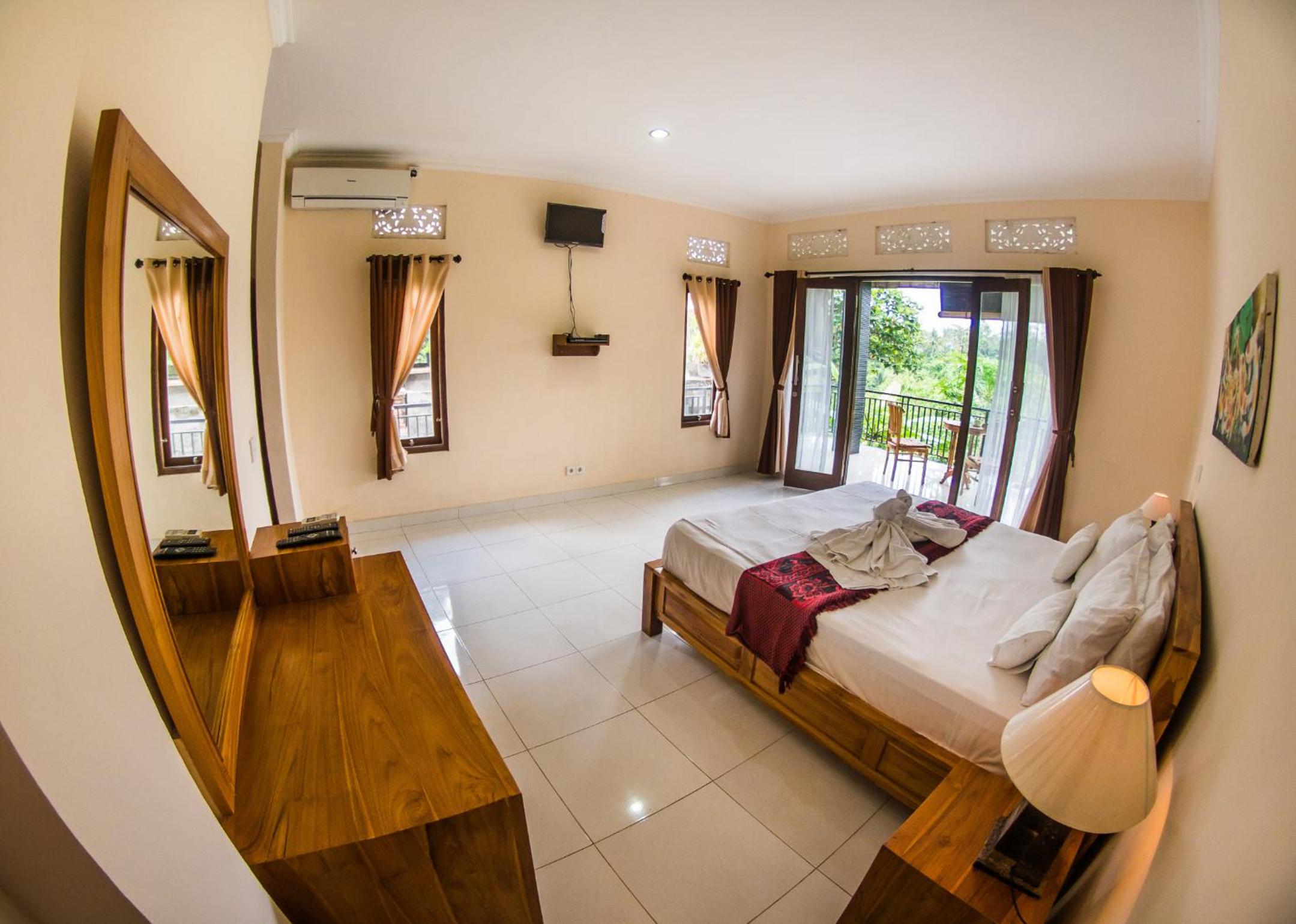 Deluxe Double Room with Balcony - Photo 25