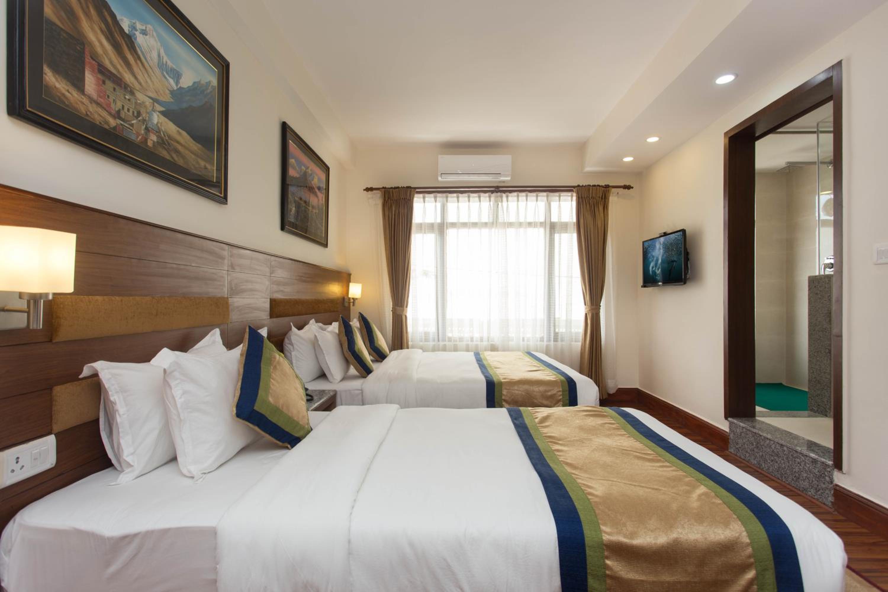 Deluxe Family Room - Free Airport Pickup photo 2