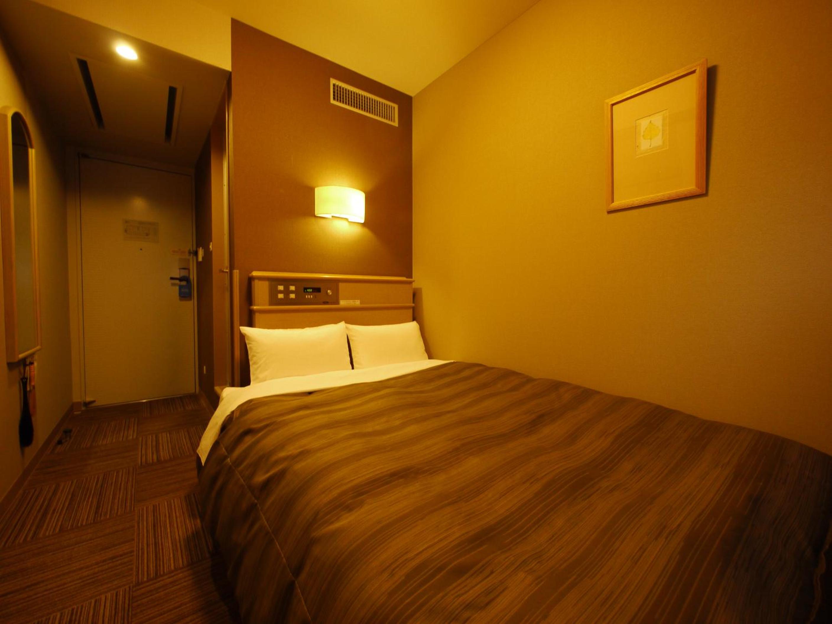 Double Room with Small Double Bed -Smoking - Photo 8