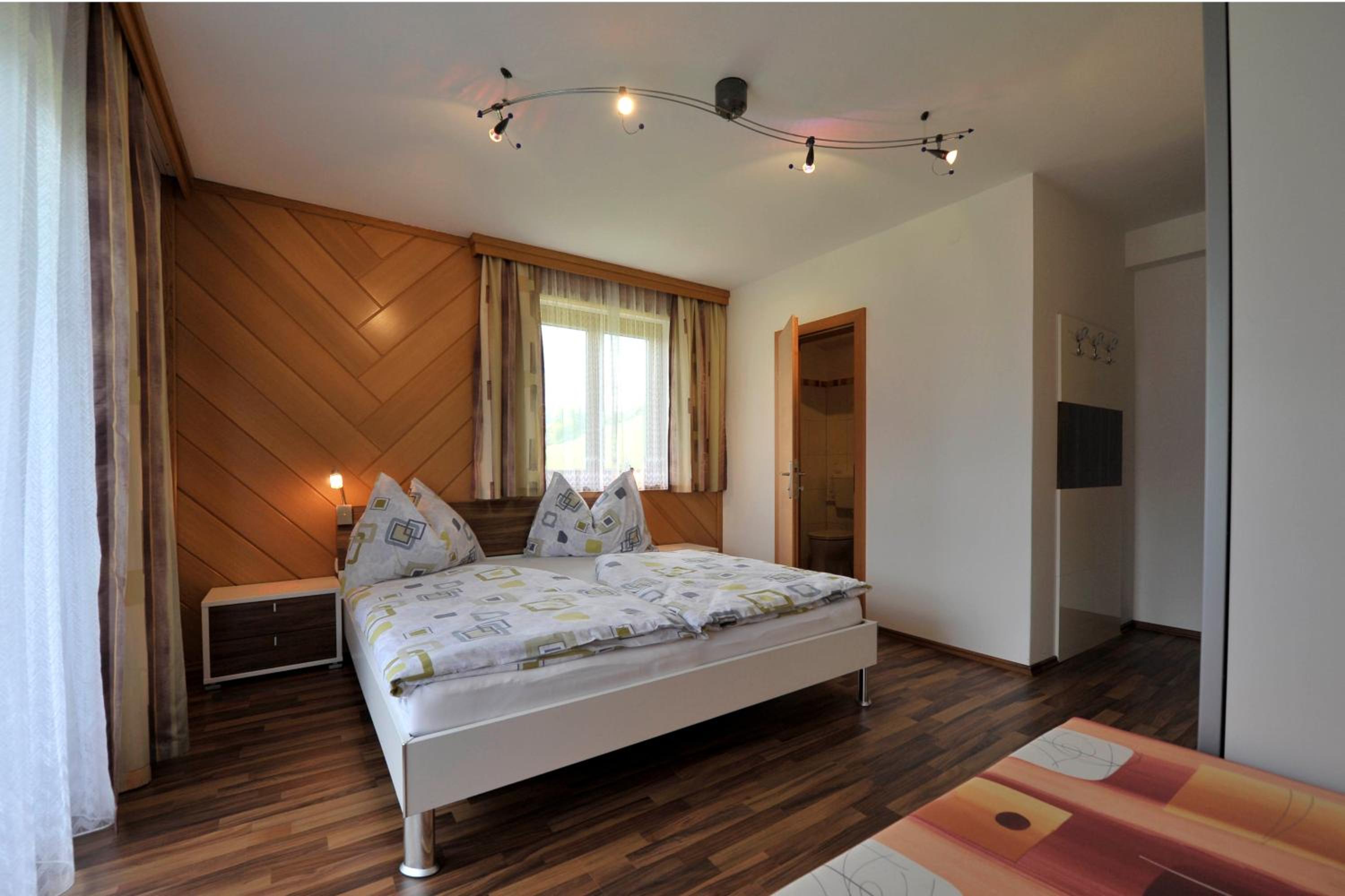 One-Bedroom Apartment with Balcony