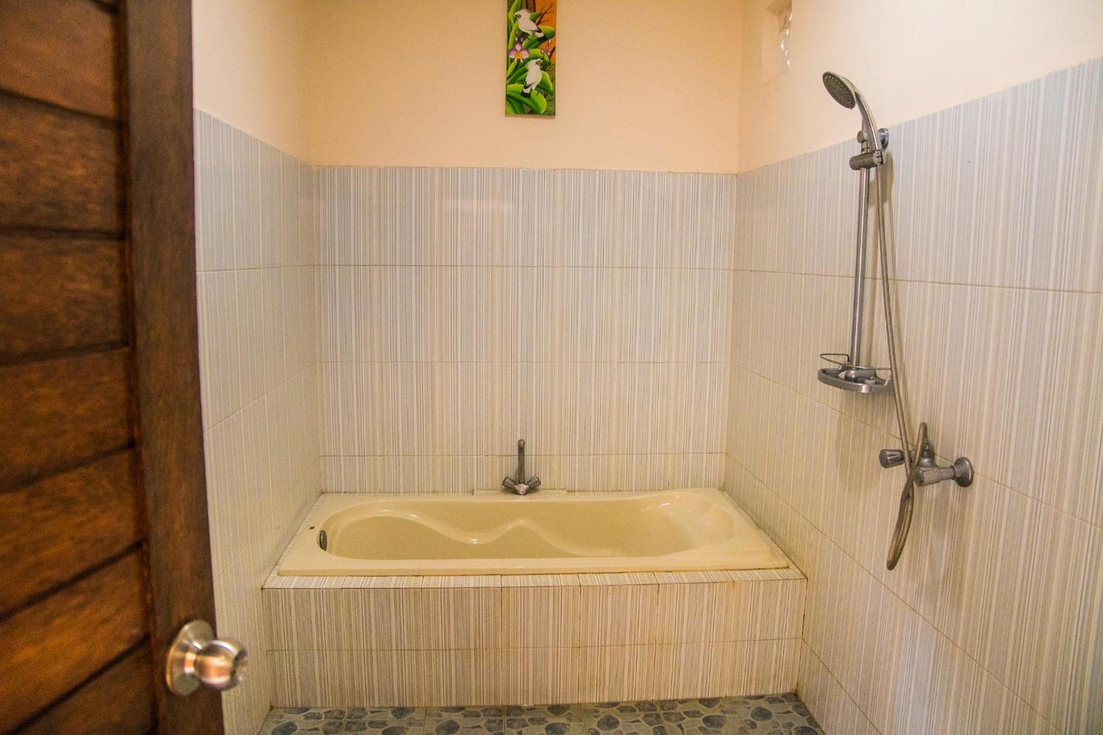 Deluxe Double Room with Balcony - Photo 27