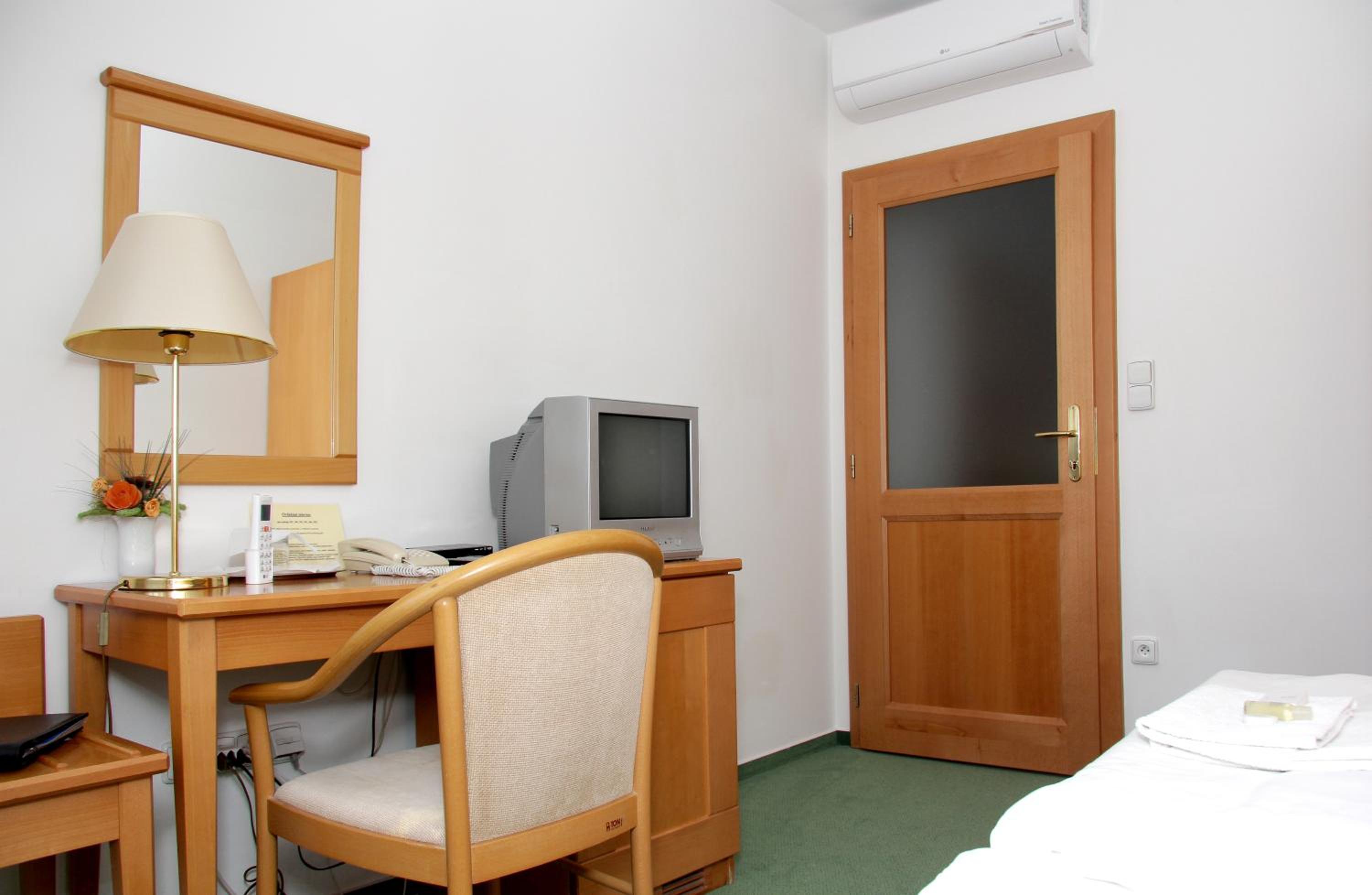 Single Room photo 3