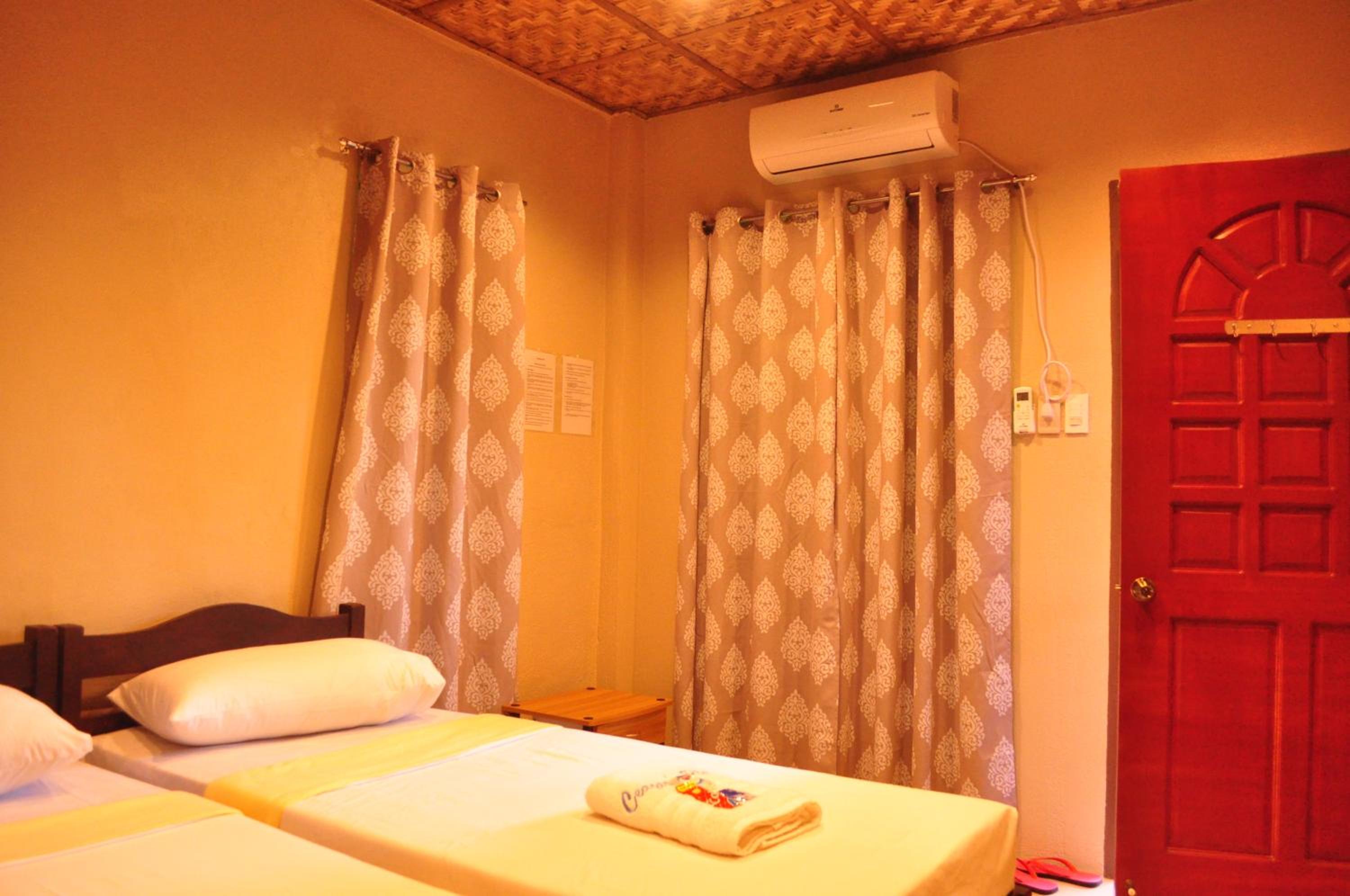 Twin Room - Photo 1