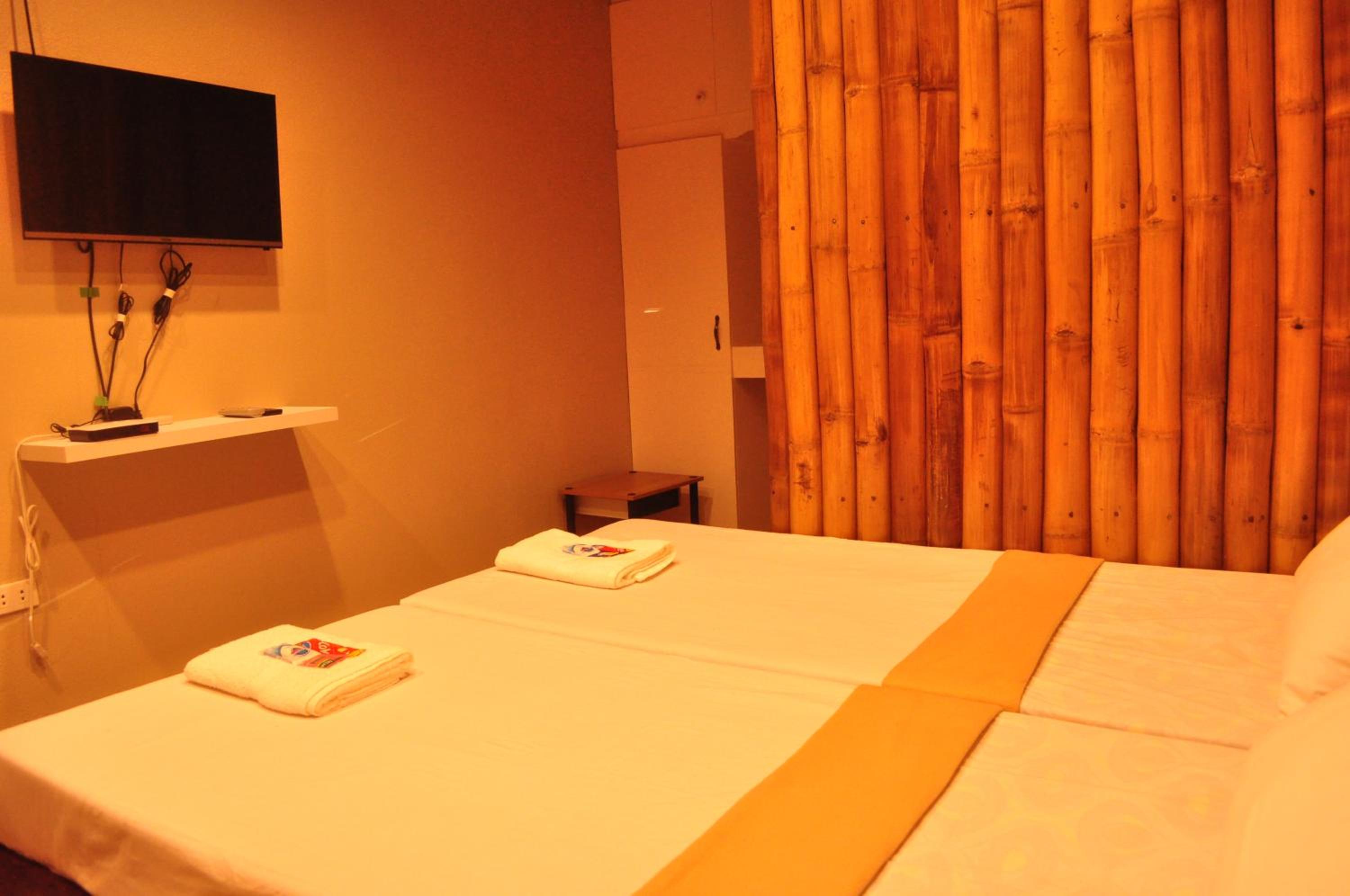 Twin Room - Photo 6