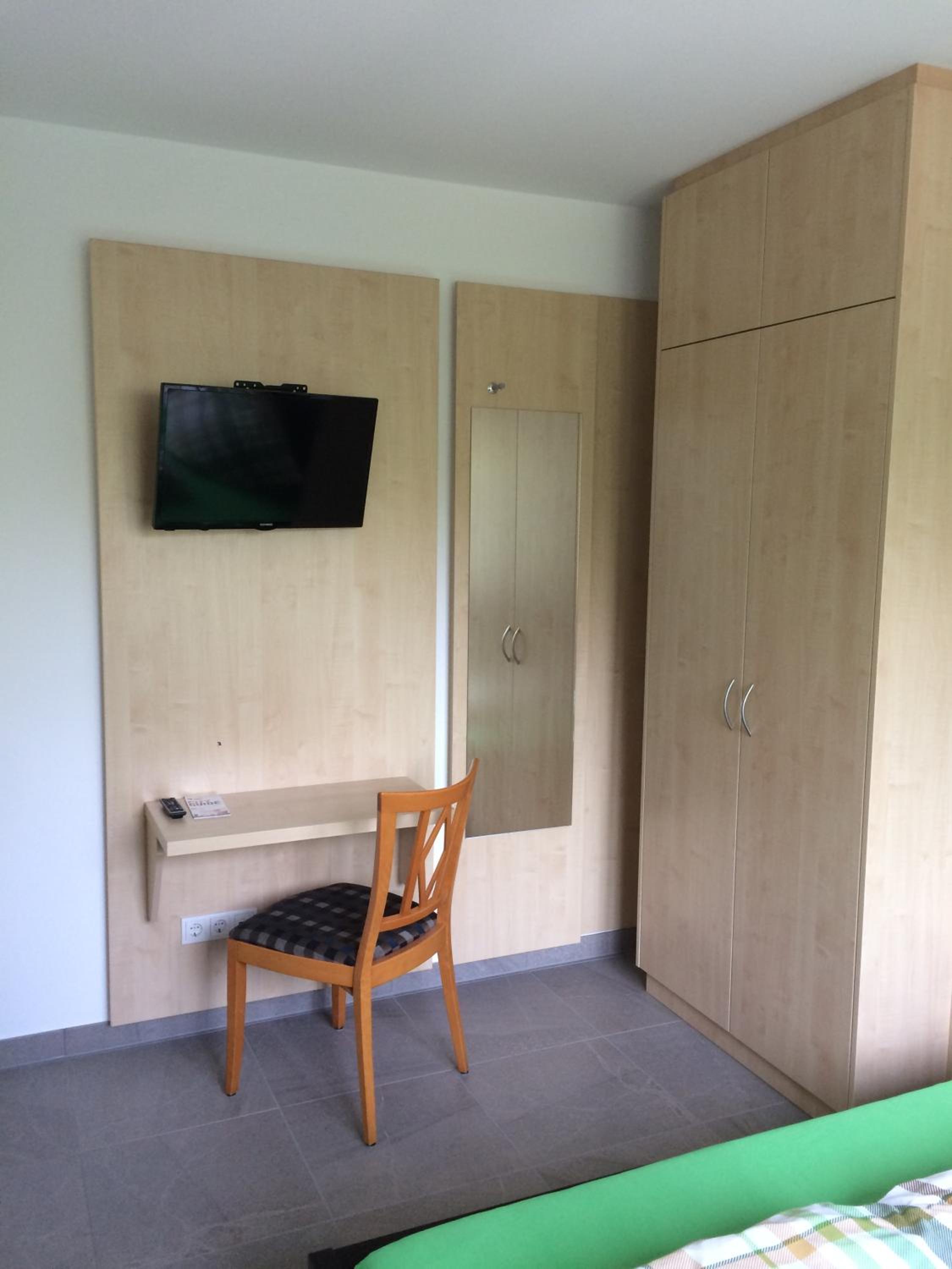 Budget Single Room photo 3