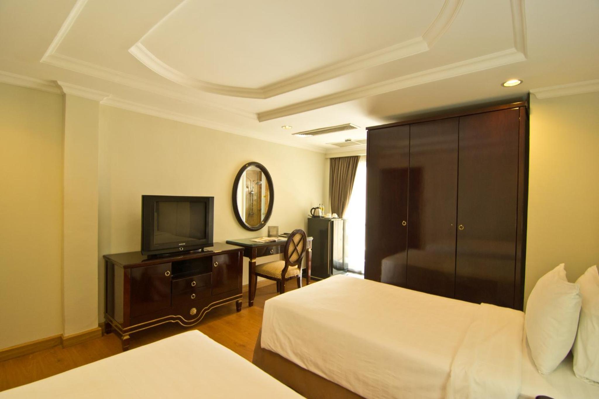 Standard Twin Room - Photo 4