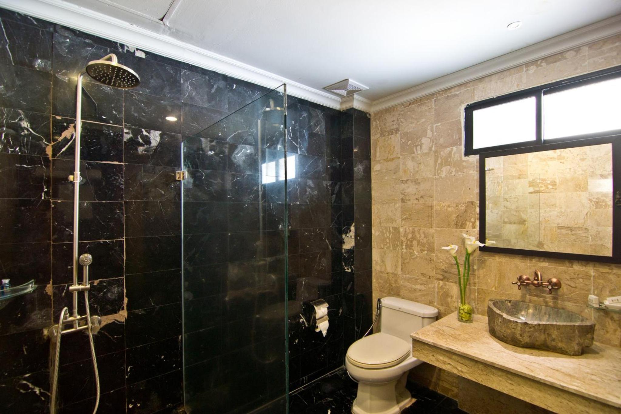  Deluxe Double Room with Pool Access - Photo 7