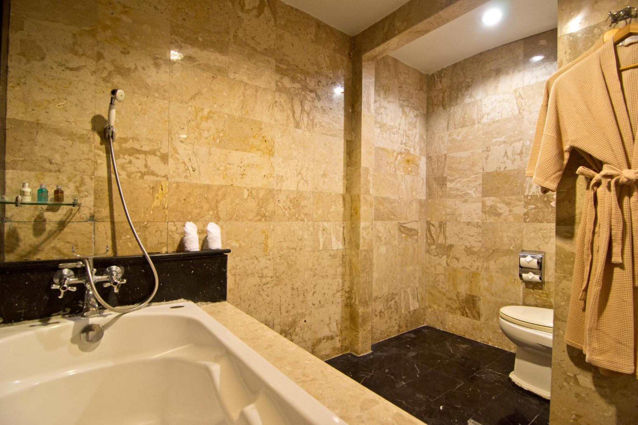 Two-Bedroom Mantra Suite - Photo 10