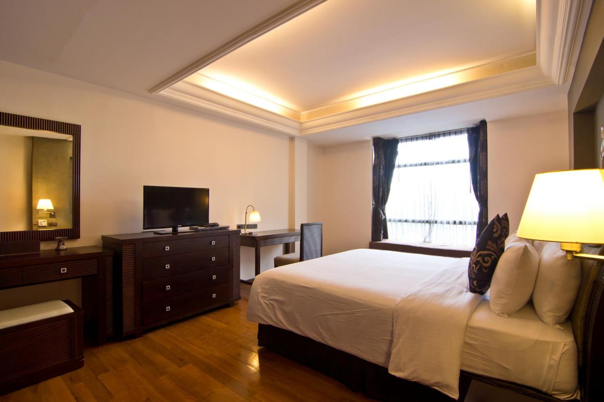 Two-Bedroom Mantra Suite - Photo 8