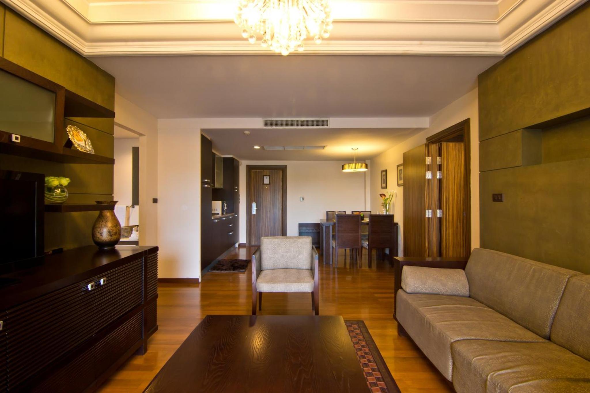 One-Bedroom Suite - Photo 7