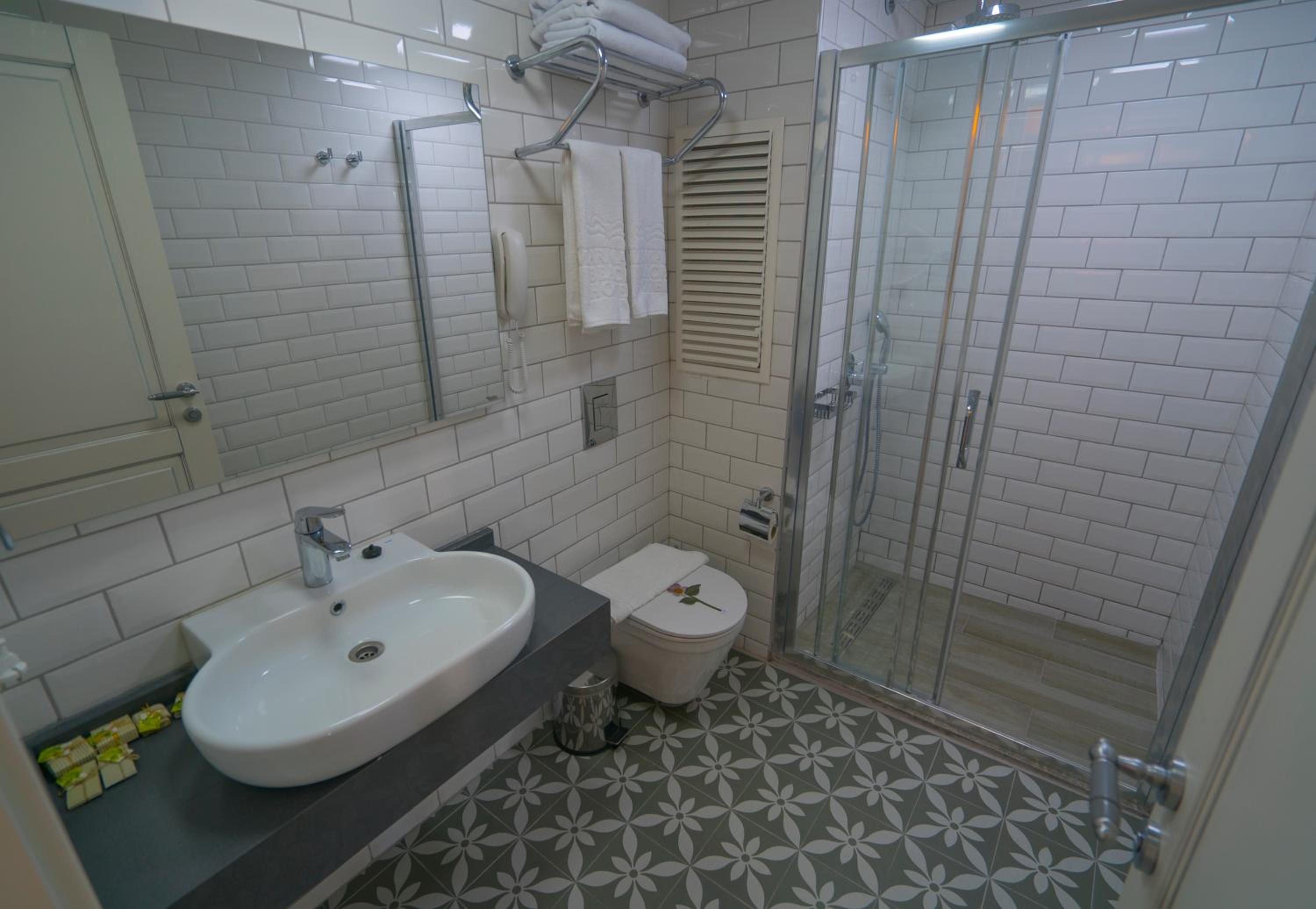 Deluxe Double Room with Sea View - Photo 1