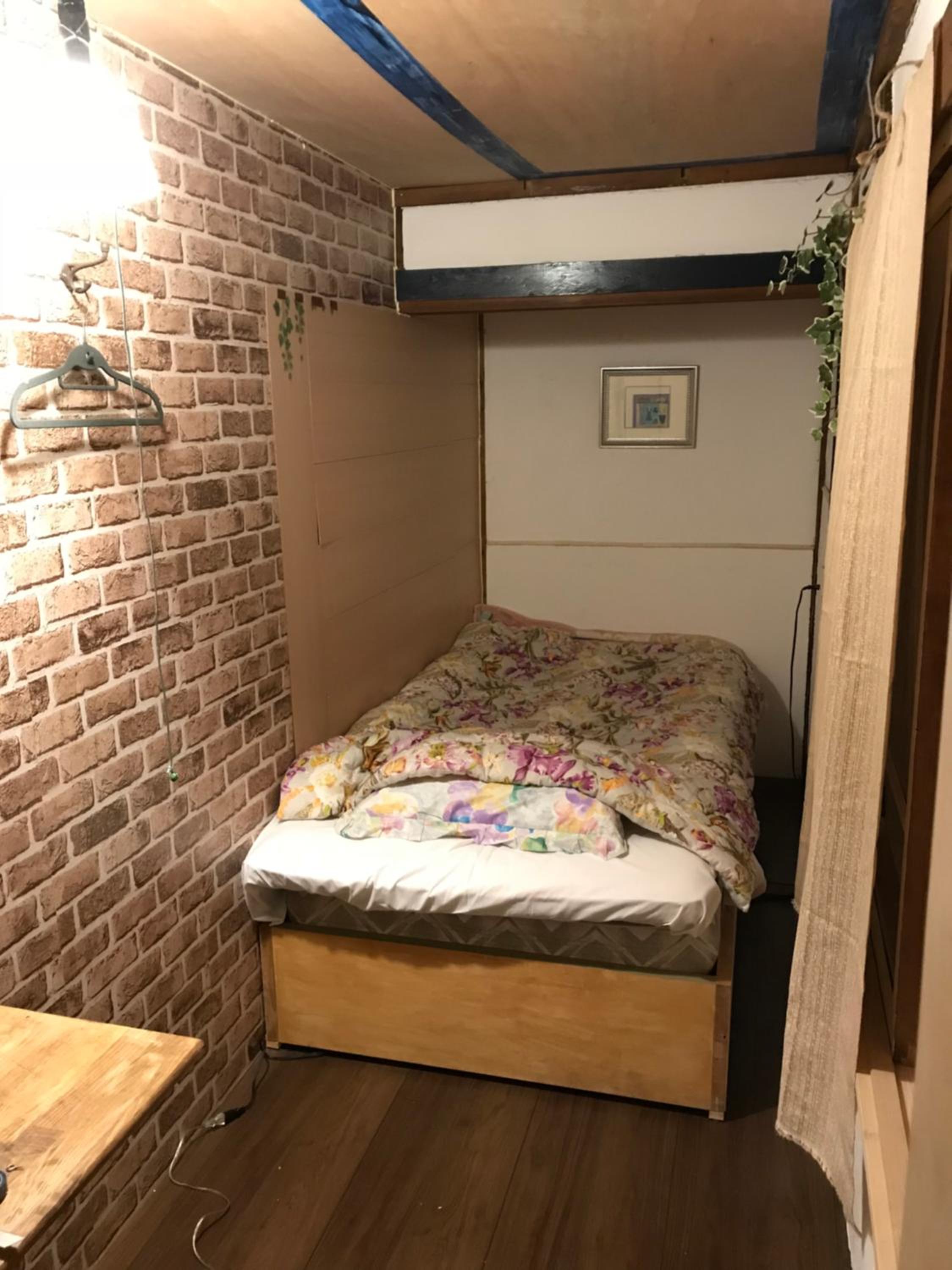 Single Room with Shared Shower and Toilet
