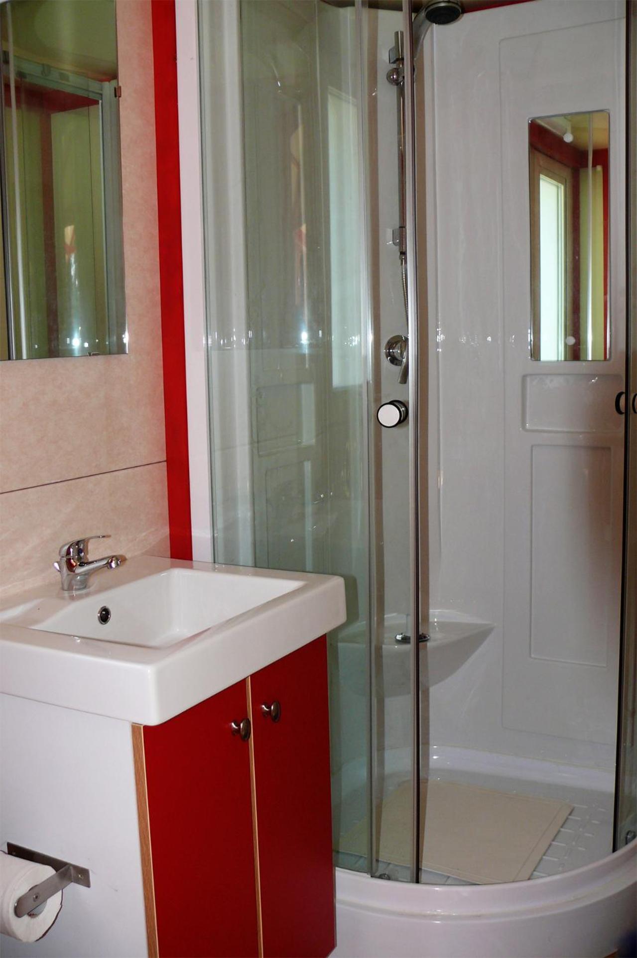 Bungalow (2 Adults) photo 3
