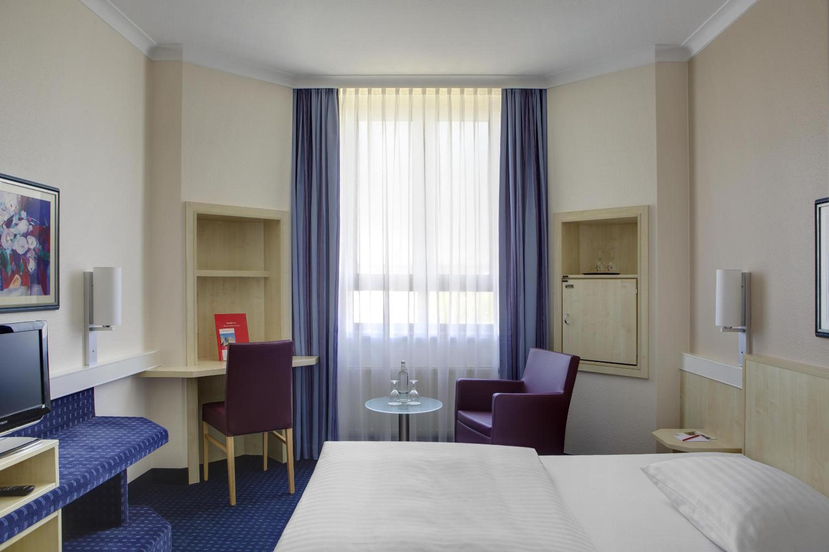 Standard Double or Twin Room photo 2
