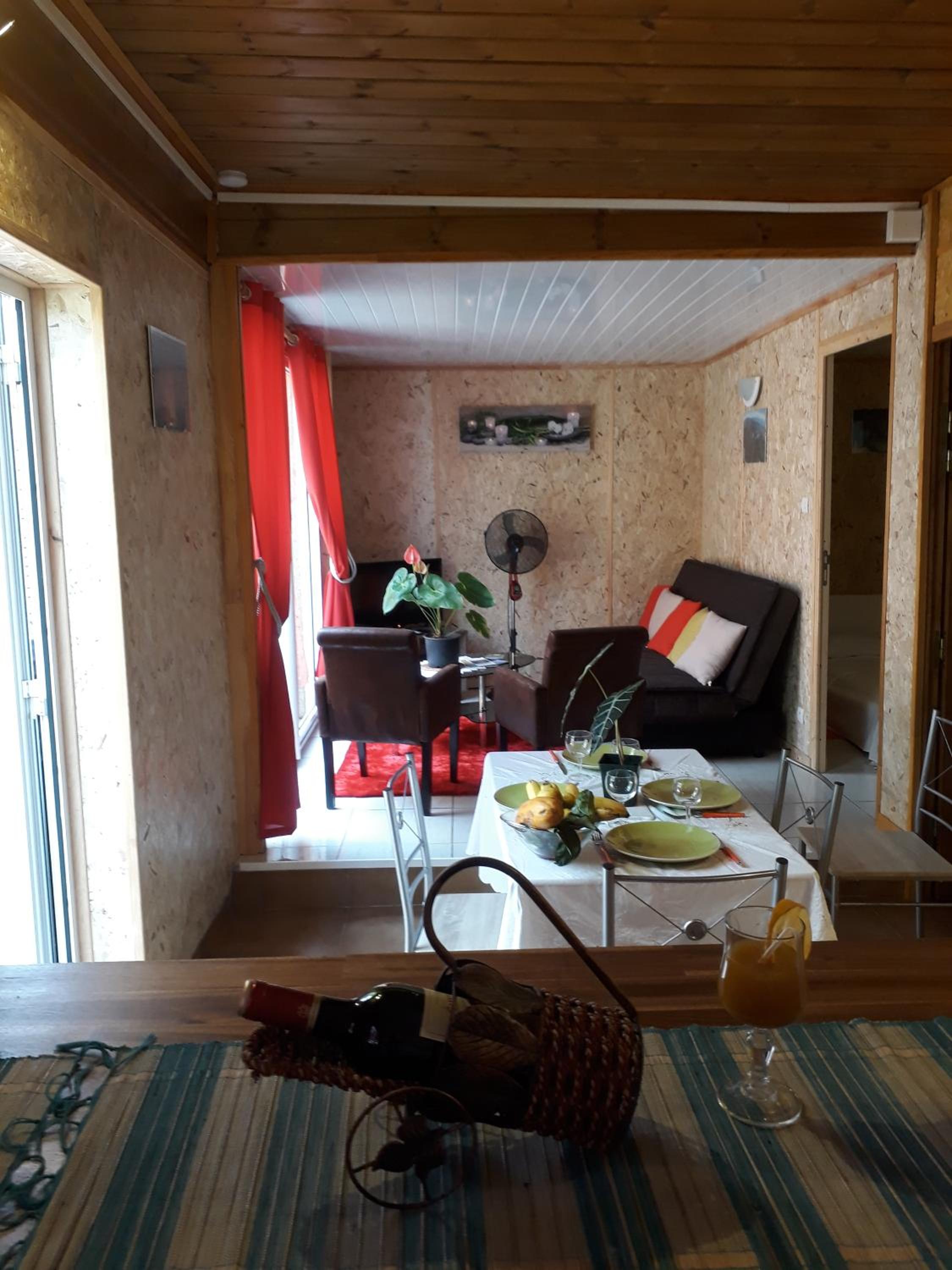 Deluxe Bungalow with Jacuzzi  photo 2