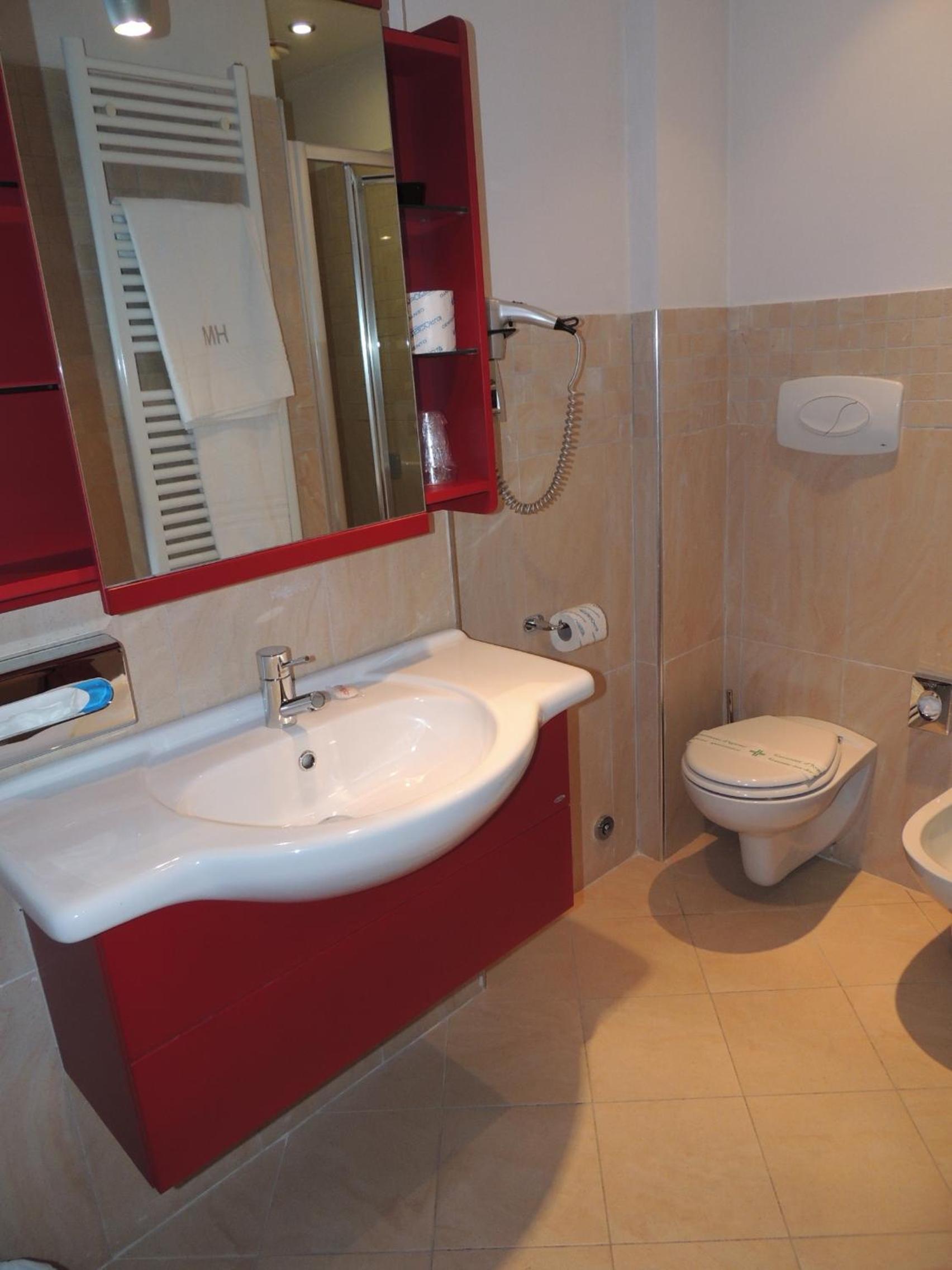 Double Room - Photo 5