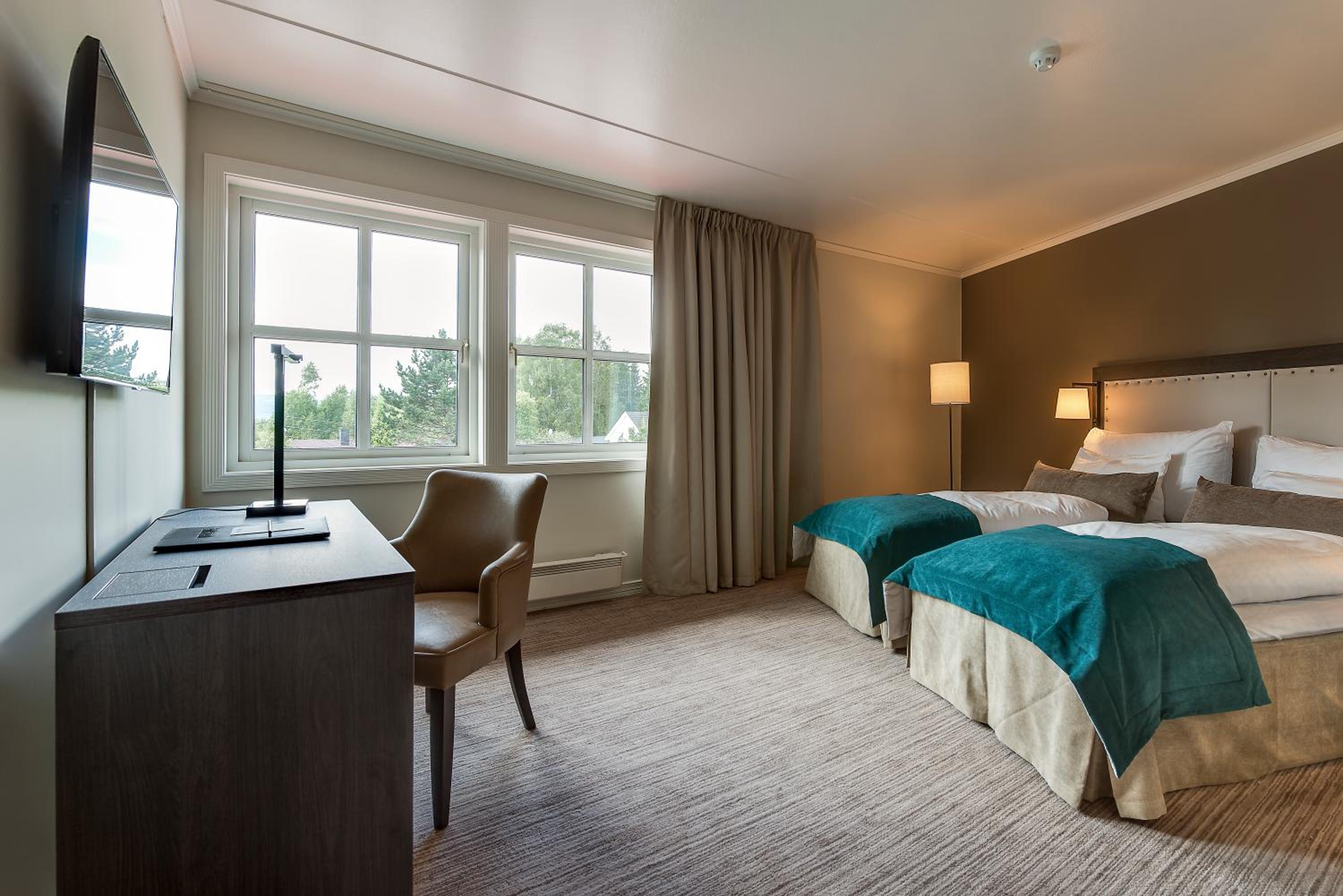 Standard Twin Room - Photo 4
