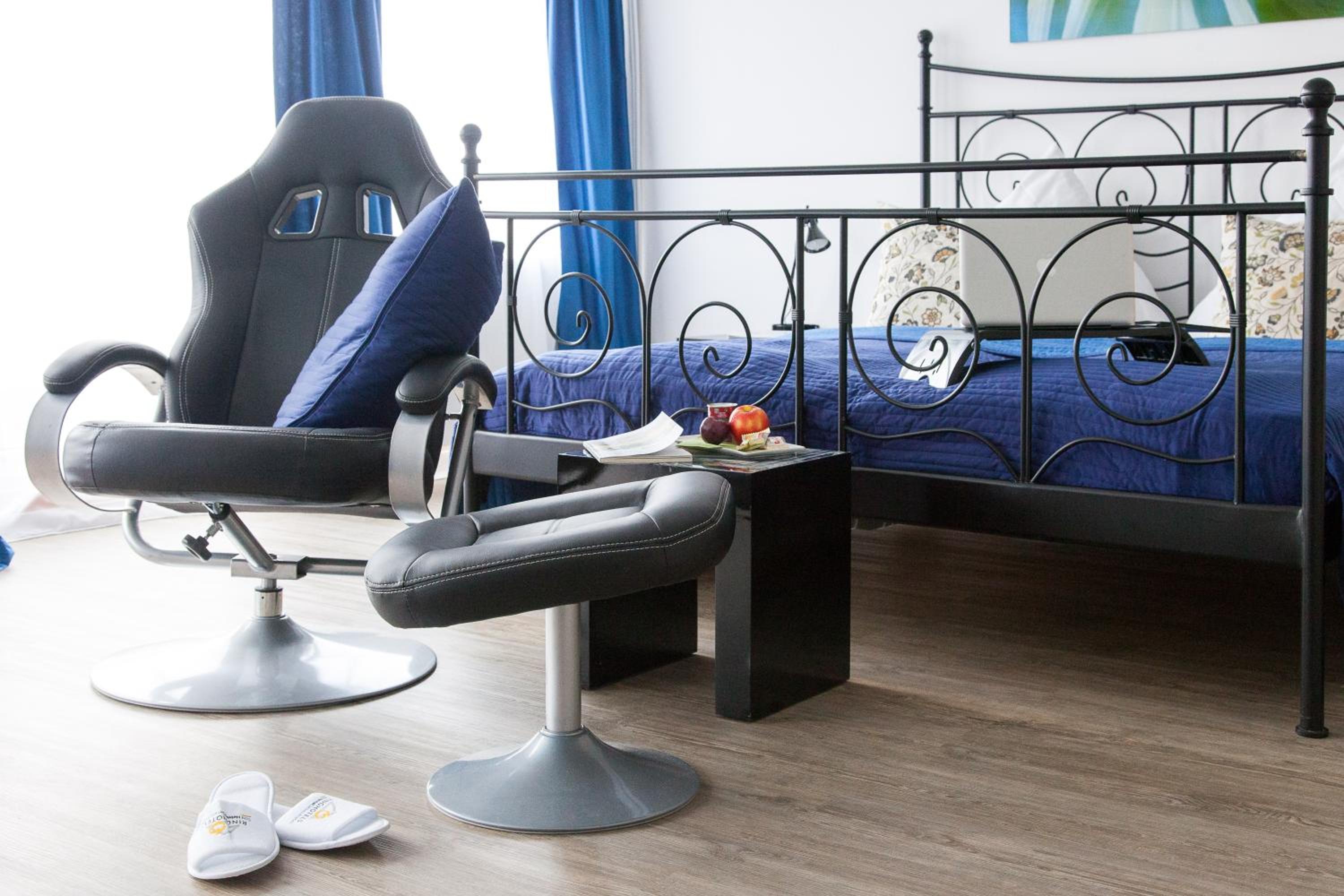 Superior Double Room thumbnail 5