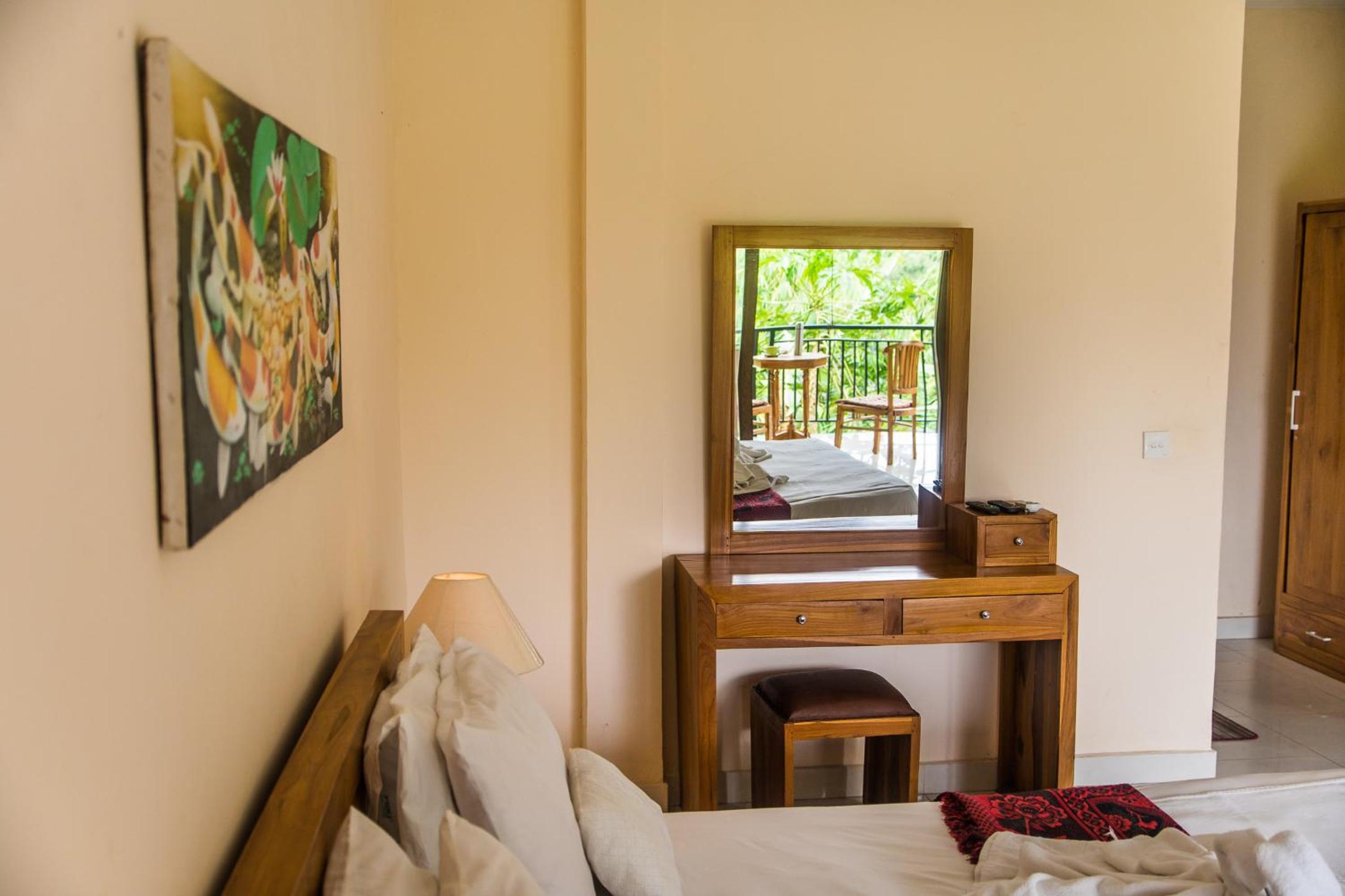 Deluxe Double Room with Balcony - Photo 28