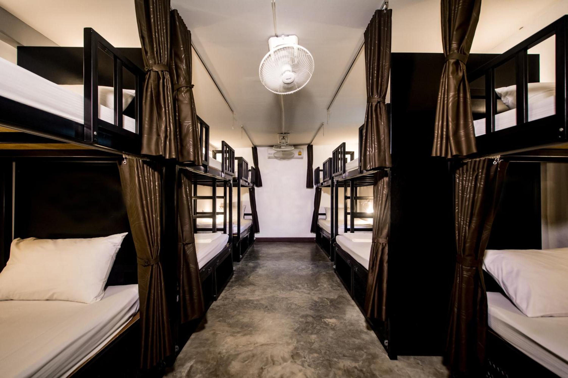 Bed in 8-Bed Mixed Dormitory Room photo 2