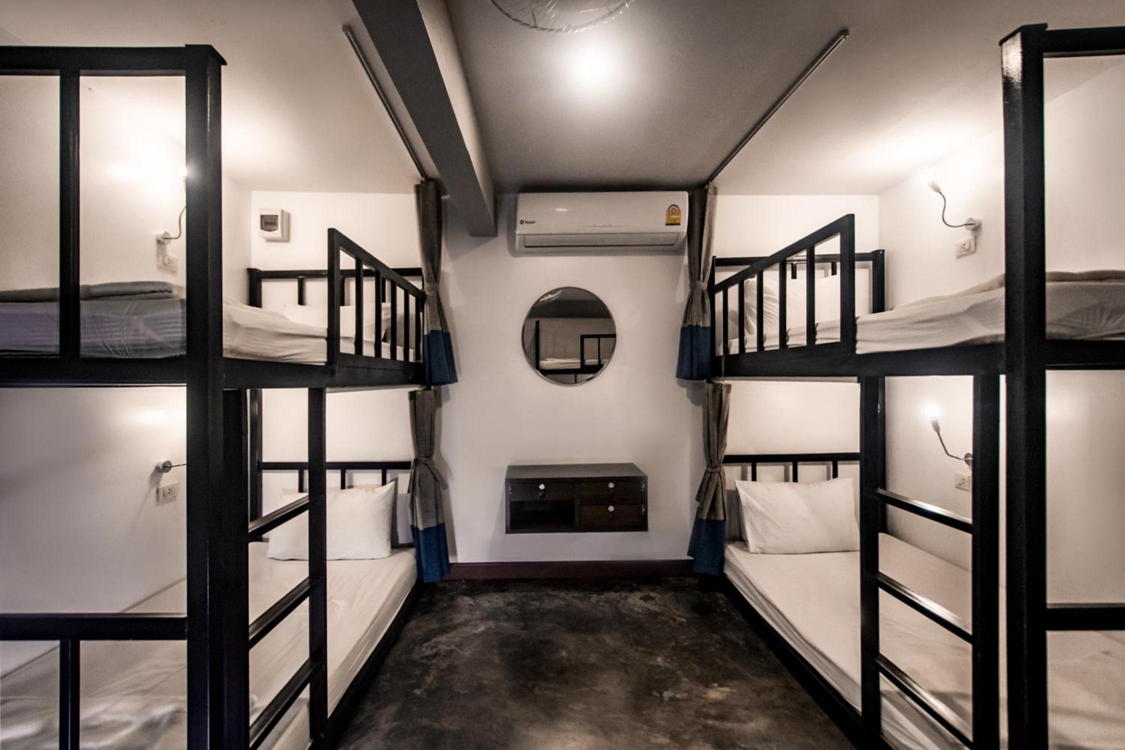 Bed in 4-Bed Dormitory Room photo 1