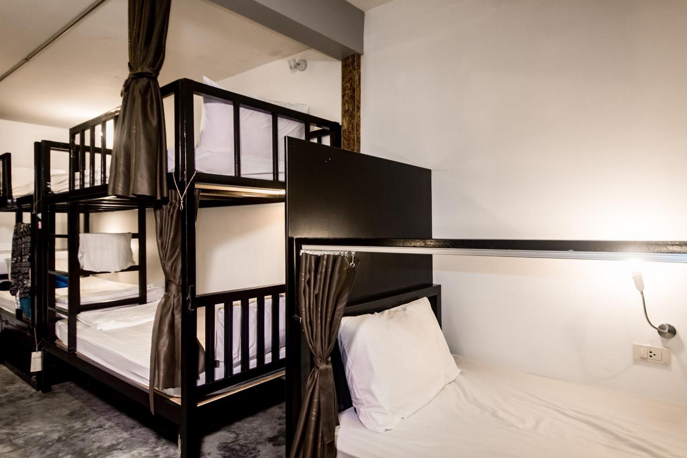 Bed in 10-Bed Female Dormitory Room photo 1