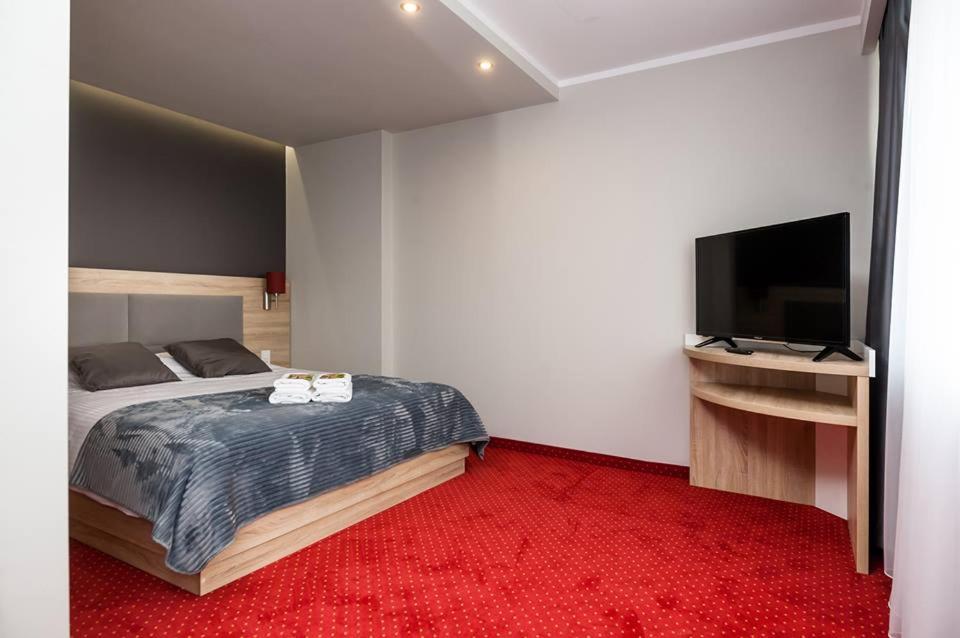 Deluxe Double Room - Photo 17