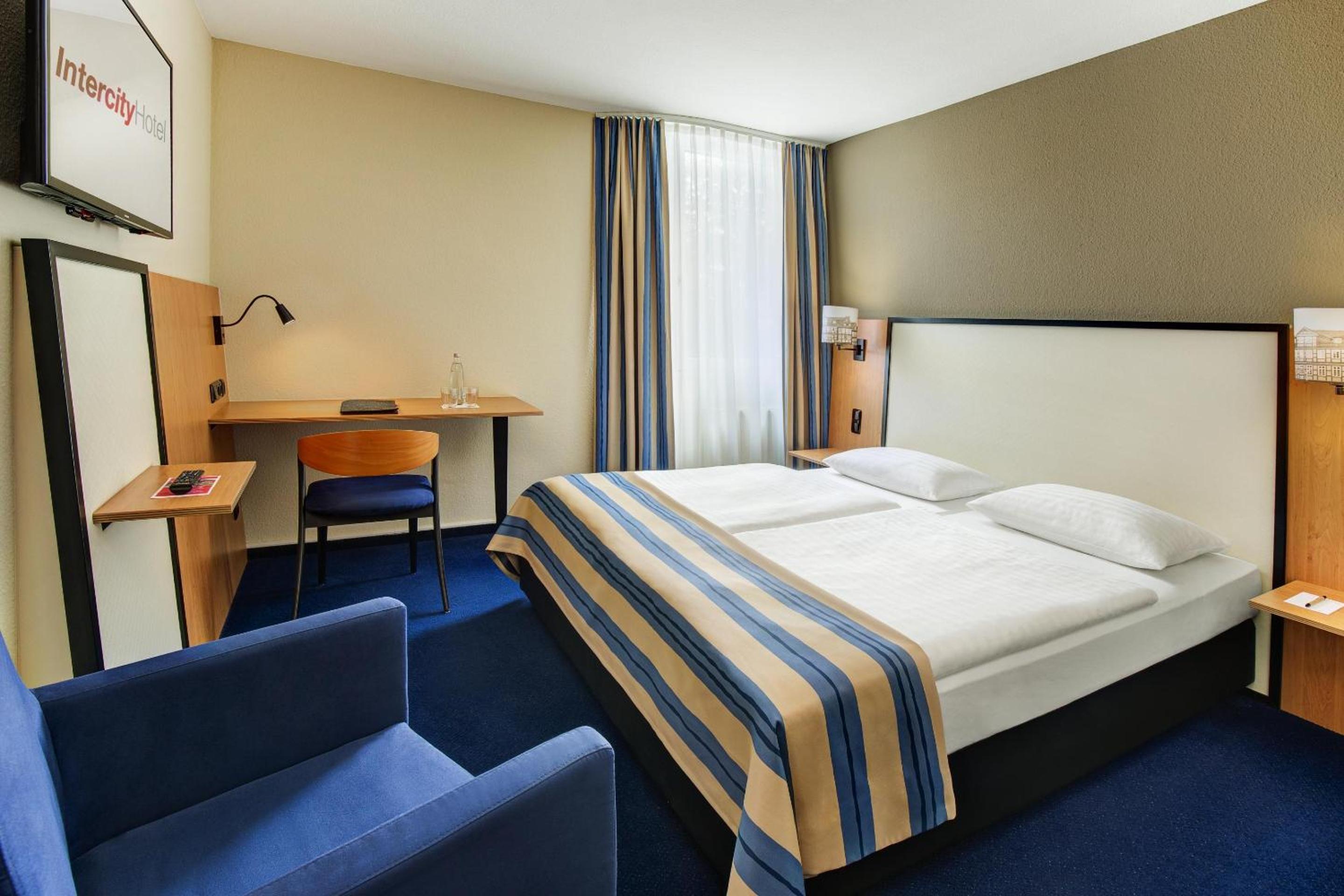 Business Twin Room - Photo 1