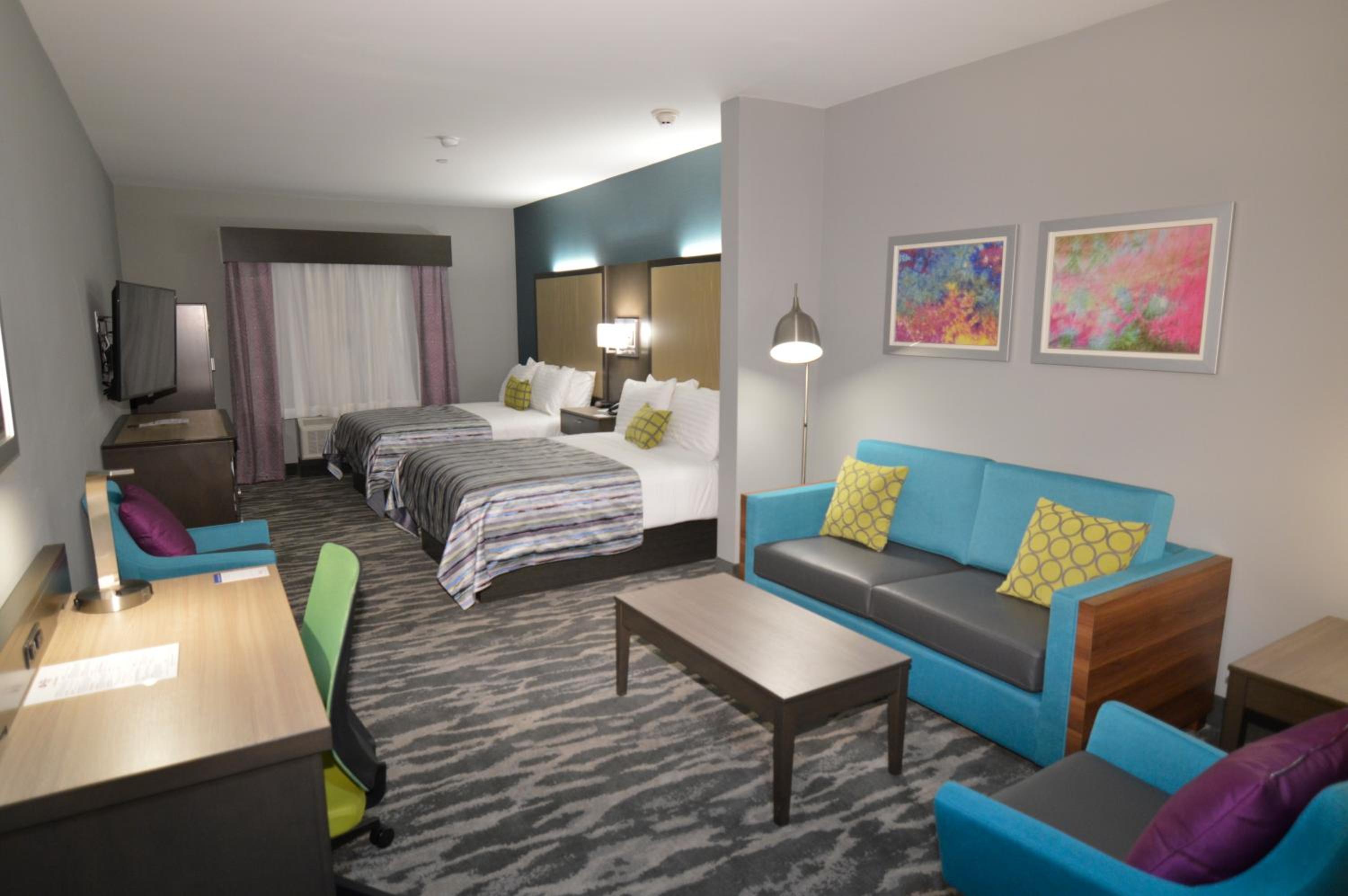 Queen Suite with Two Queen Beds - Disability Access Non-Smoking photo 2